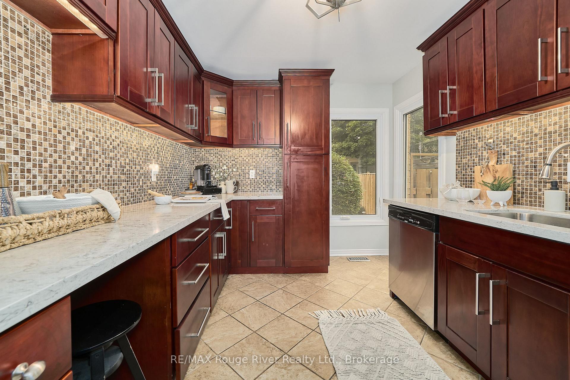 Photo 10 of 12 Goldring Drive, Whitby, Lynde Creek — HOMEH