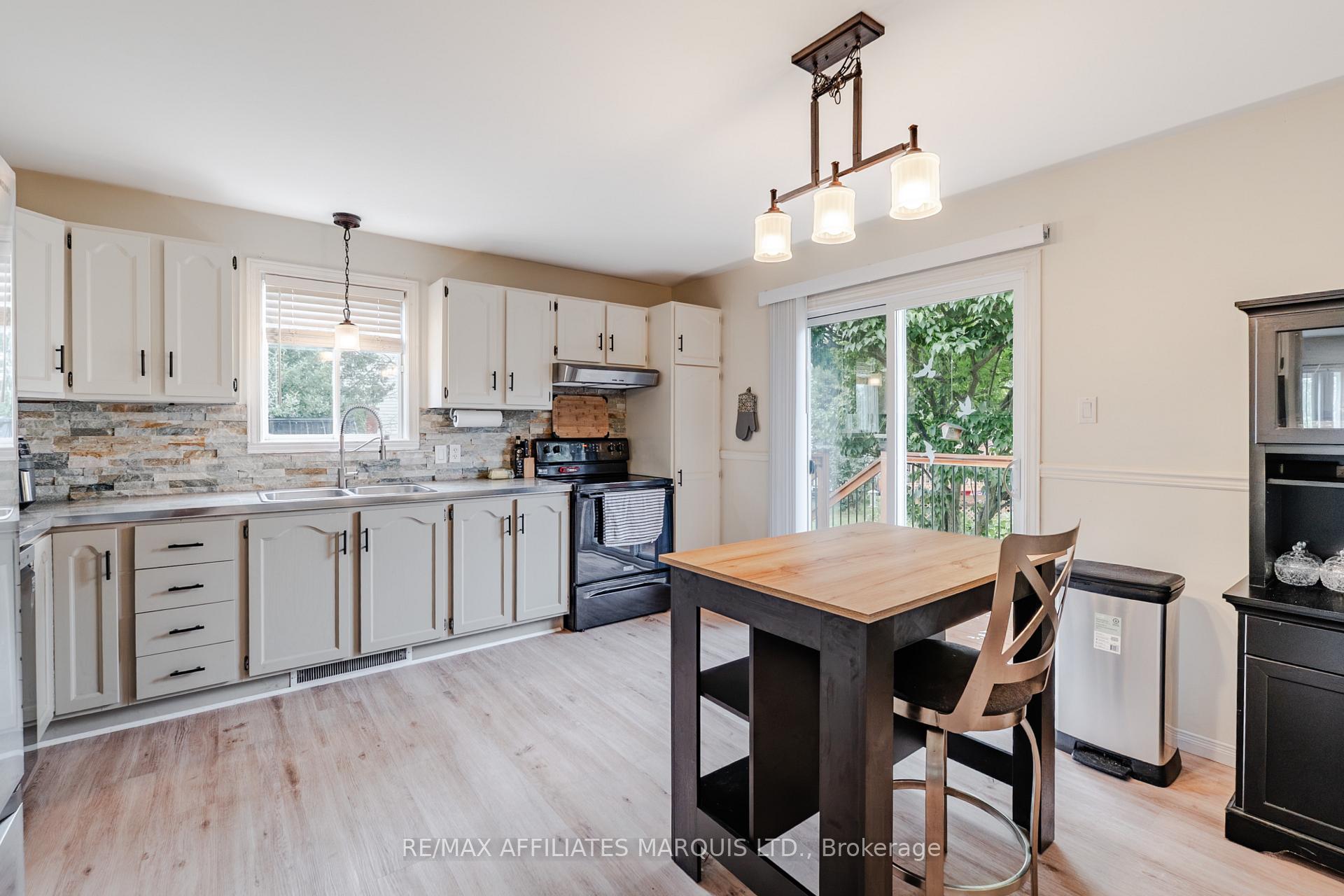 Photo 11 of 700 Lynn Street, Cornwall, Cornwall — HOMEH