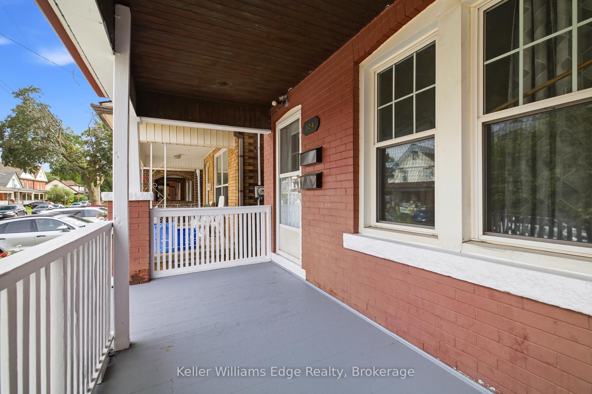 Photo 6 of 104 Rosslyn Avenue N, Hamilton, Crown Point — HOMEH