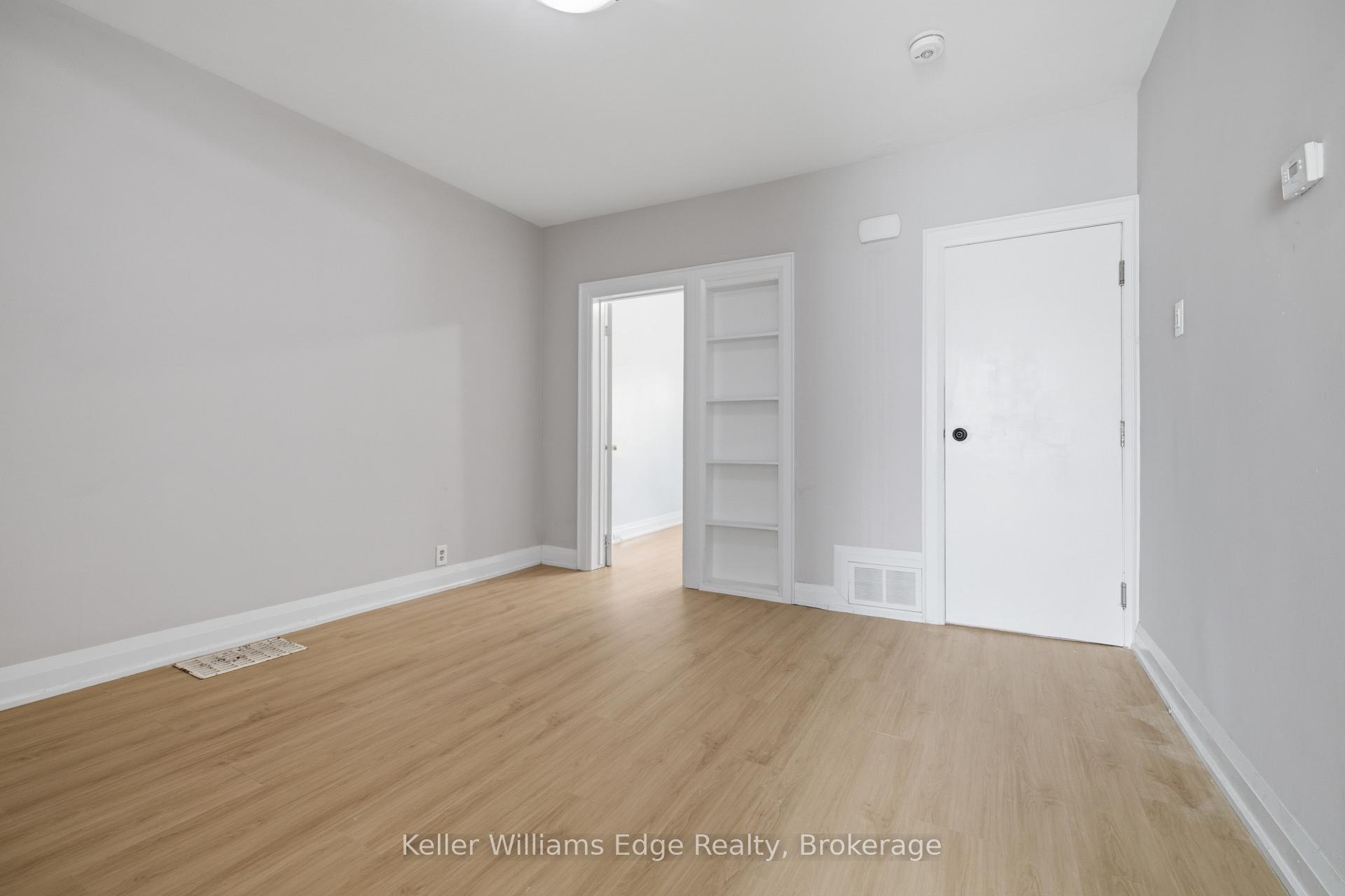Photo 8 of 104 Rosslyn Avenue N, Hamilton, Crown Point — HOMEH