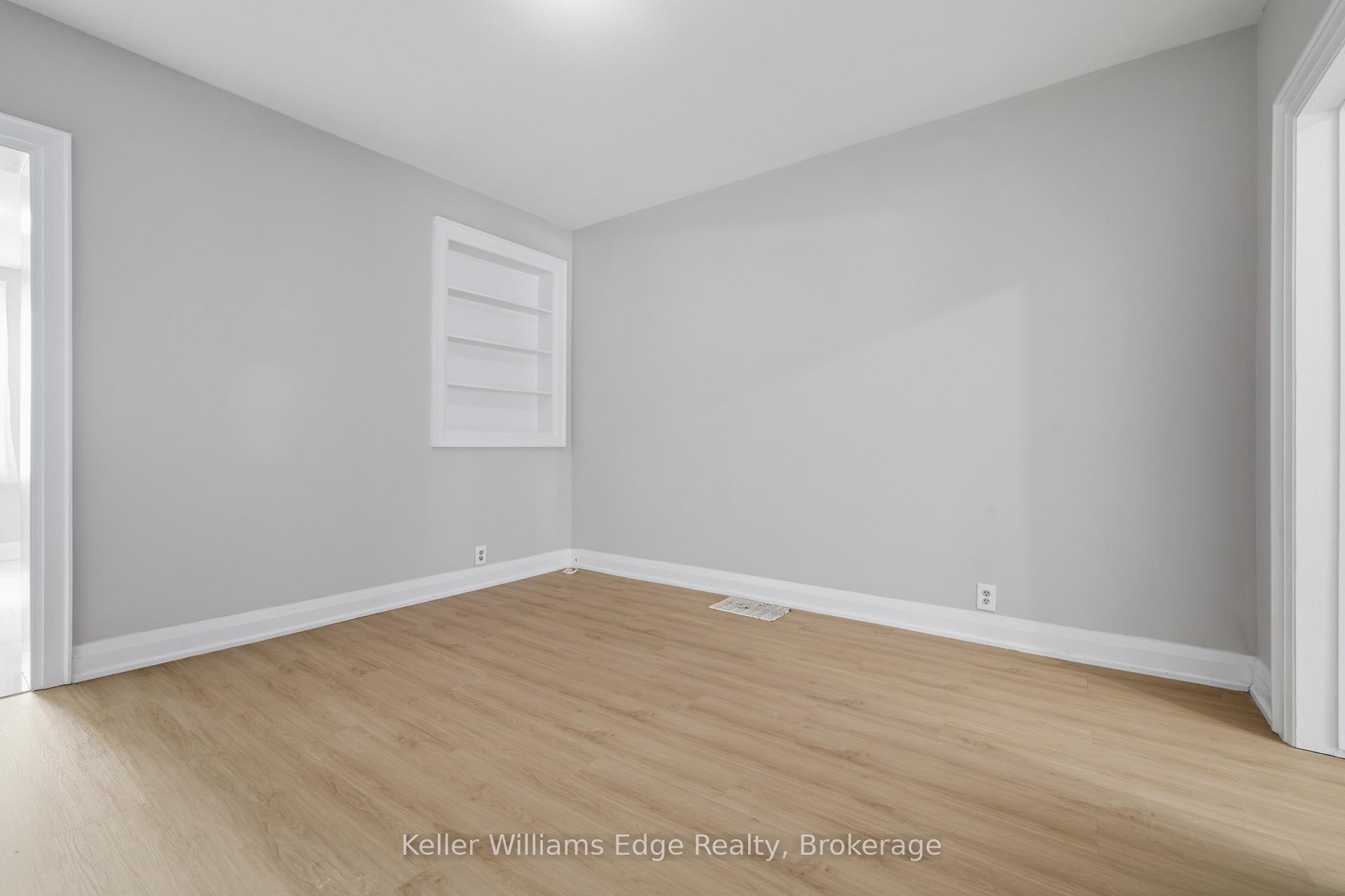 Photo 9 of 104 Rosslyn Avenue N, Hamilton, Crown Point — HOMEH