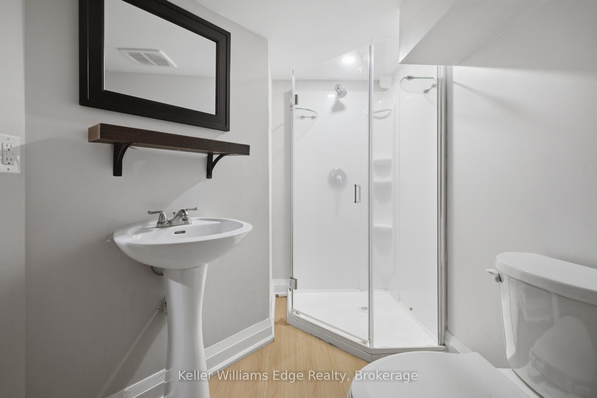 Photo 22 of 104 Rosslyn Avenue N, Hamilton, Crown Point — HOMEH