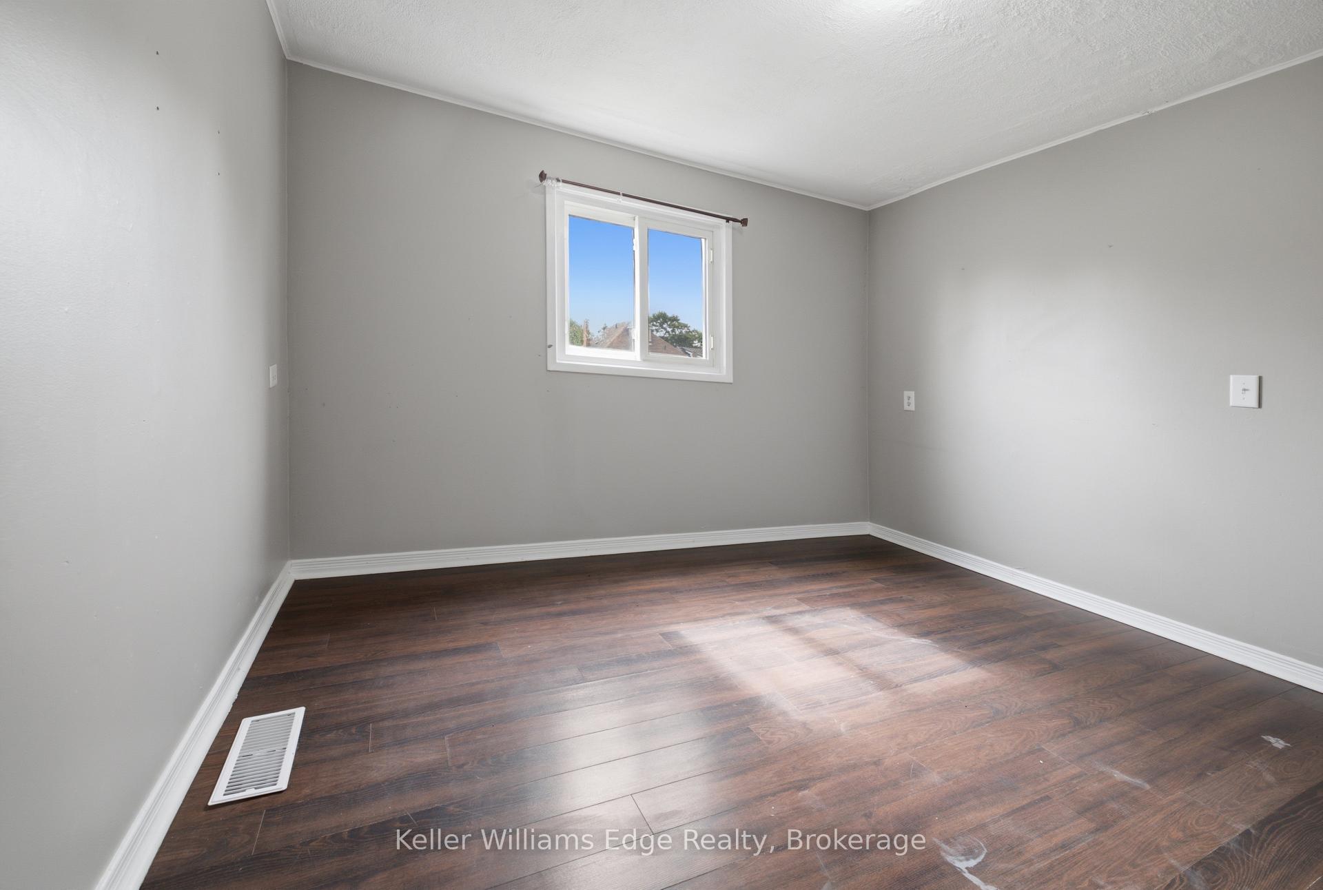 Photo 28 of 104 Rosslyn Avenue N, Hamilton, Crown Point — HOMEH