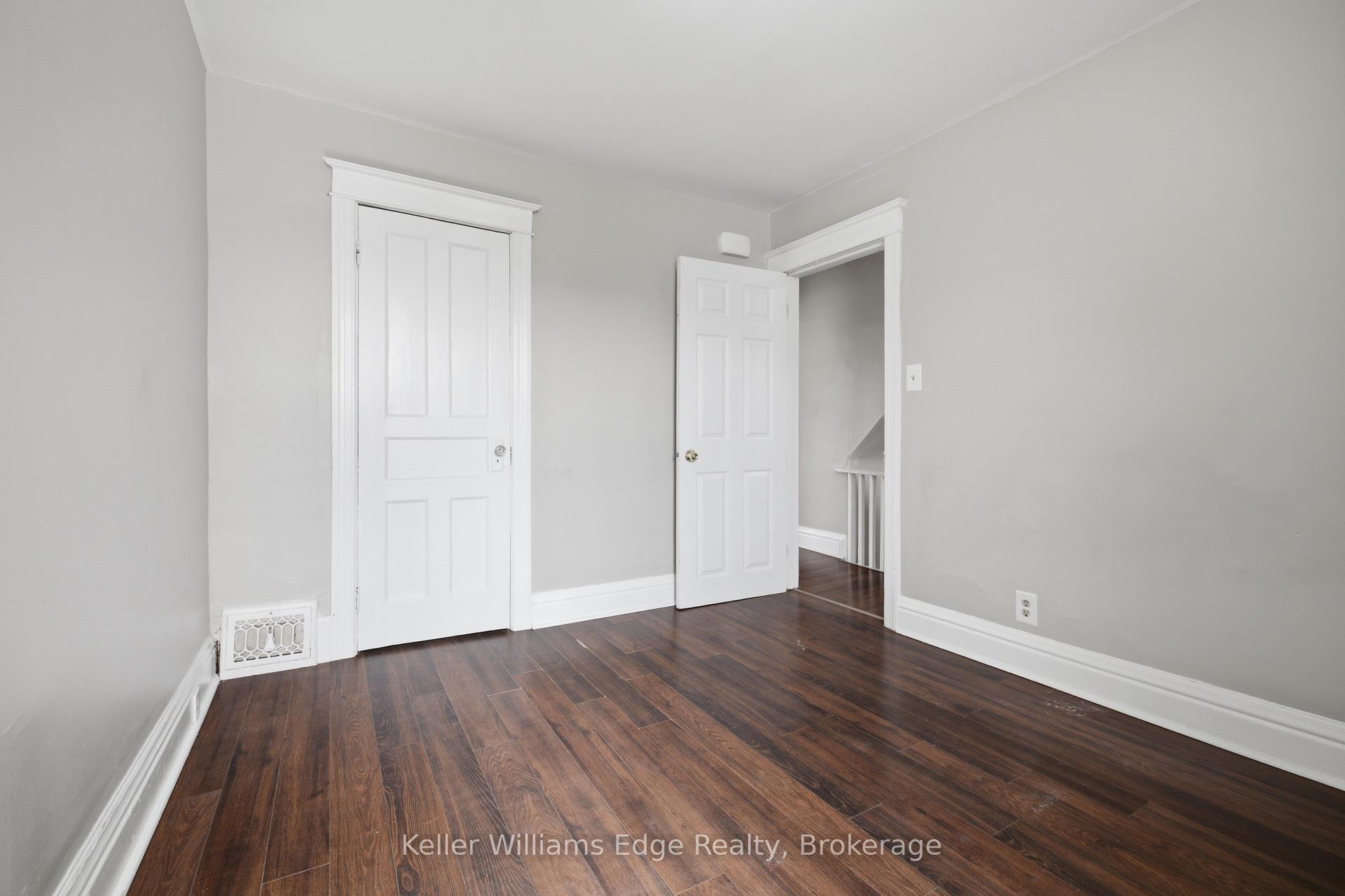 Photo 32 of 104 Rosslyn Avenue N, Hamilton, Crown Point — HOMEH
