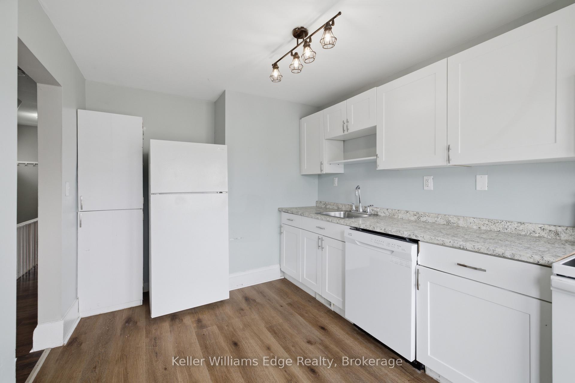 Photo 36 of 104 Rosslyn Avenue N, Hamilton, Crown Point — HOMEH