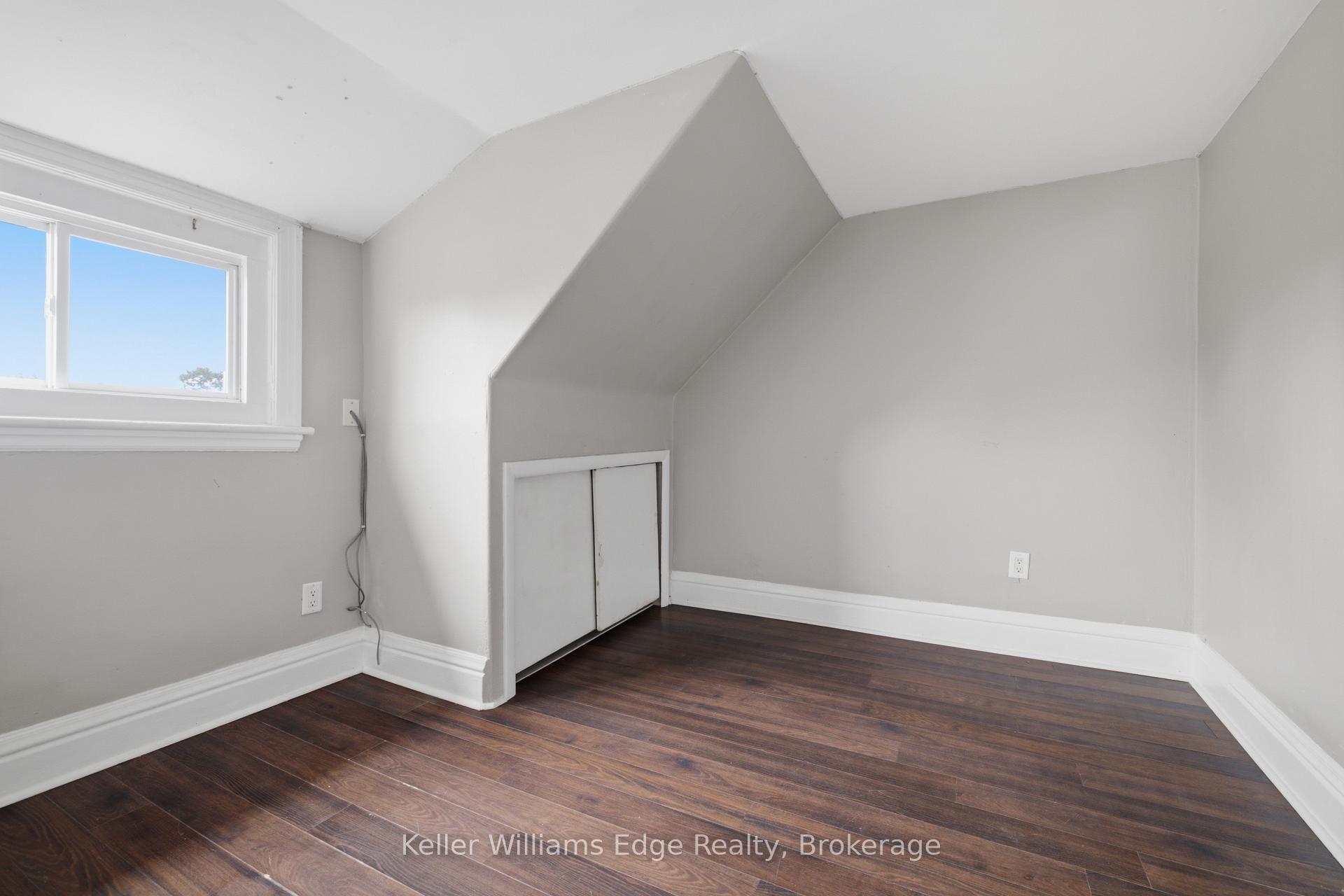 Photo 39 of 104 Rosslyn Avenue N, Hamilton, Crown Point — HOMEH