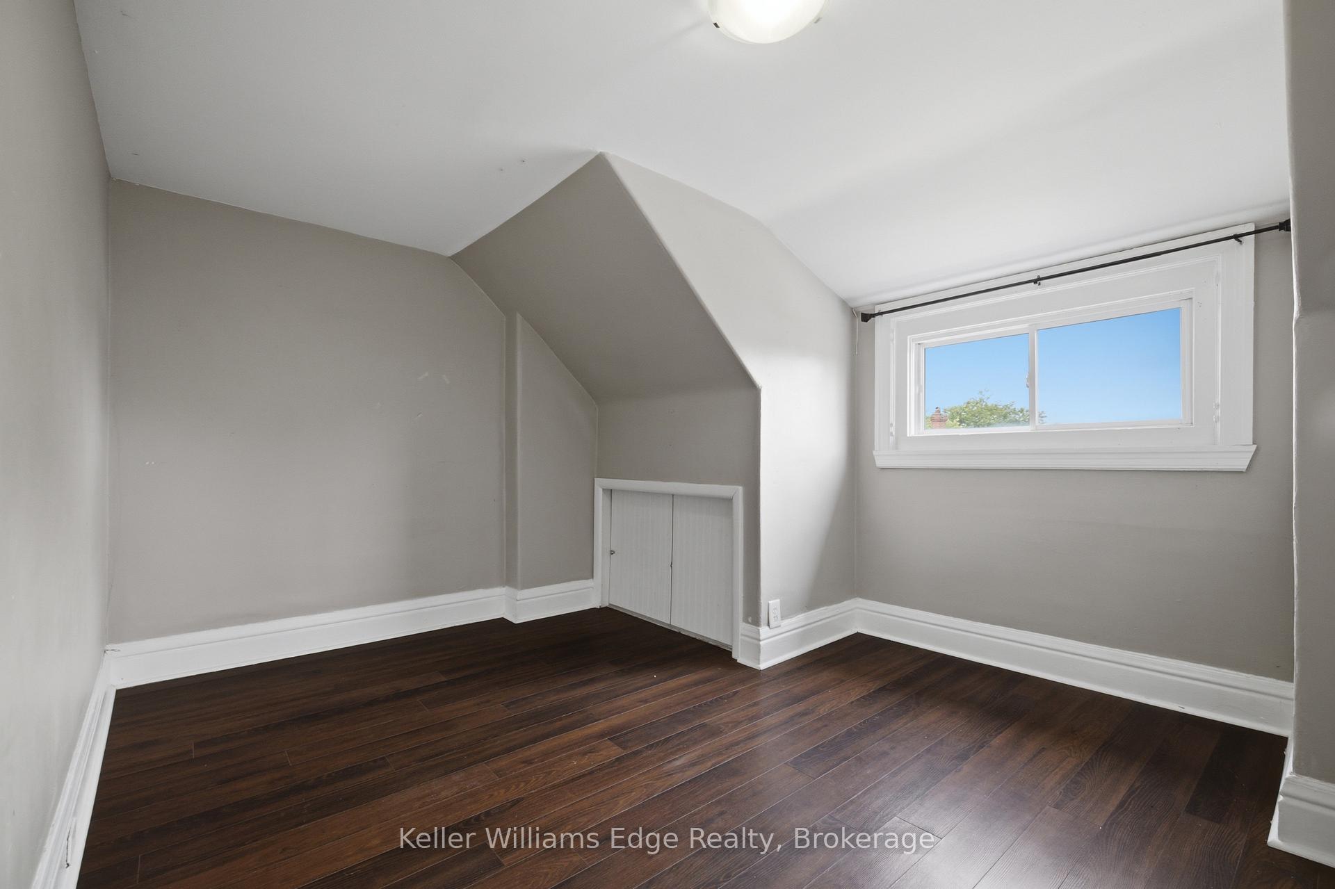 Photo 41 of 104 Rosslyn Avenue N, Hamilton, Crown Point — HOMEH