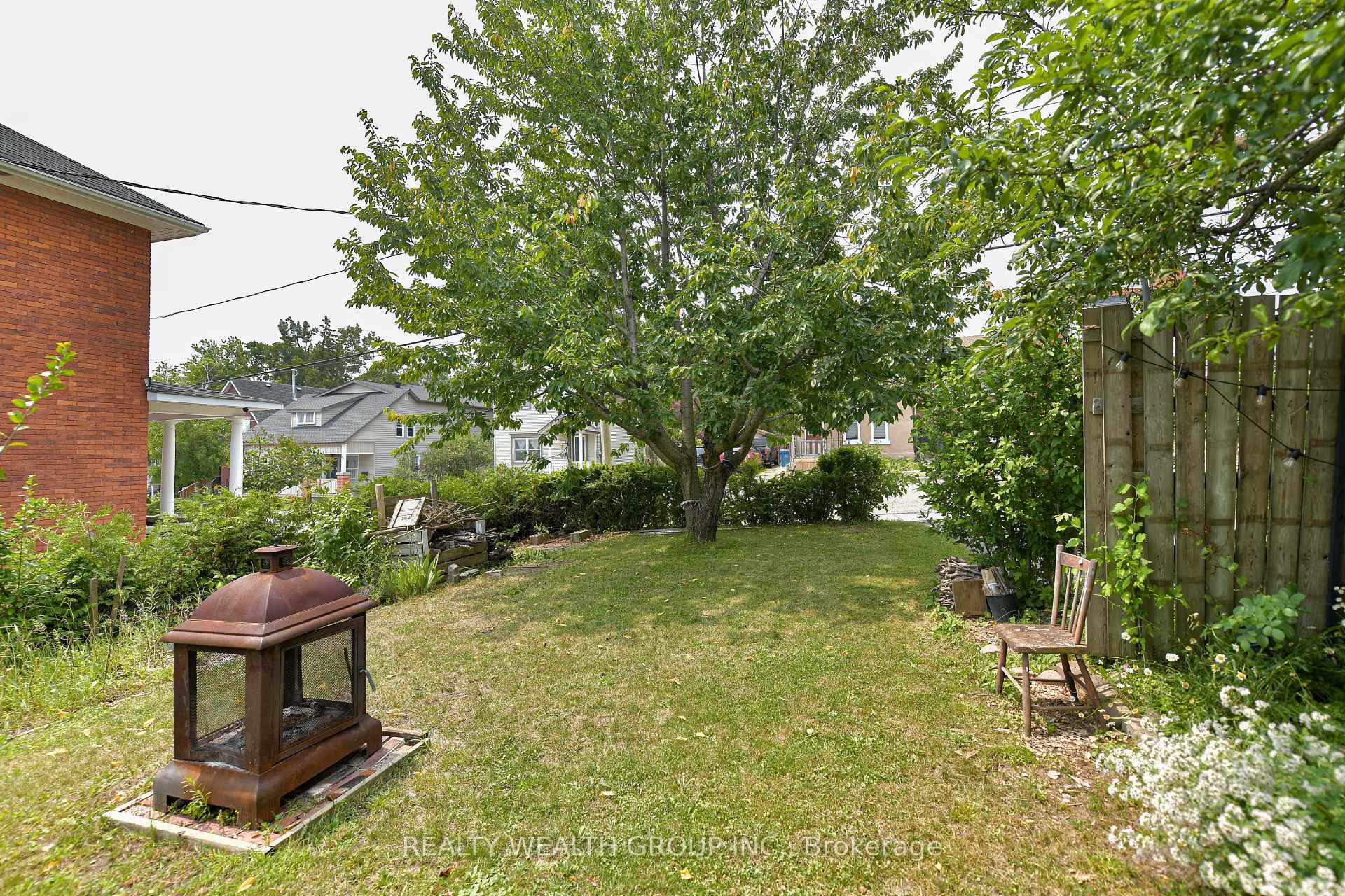 Photo 7 of 23 Penetang Street, Orillia — HOMEH