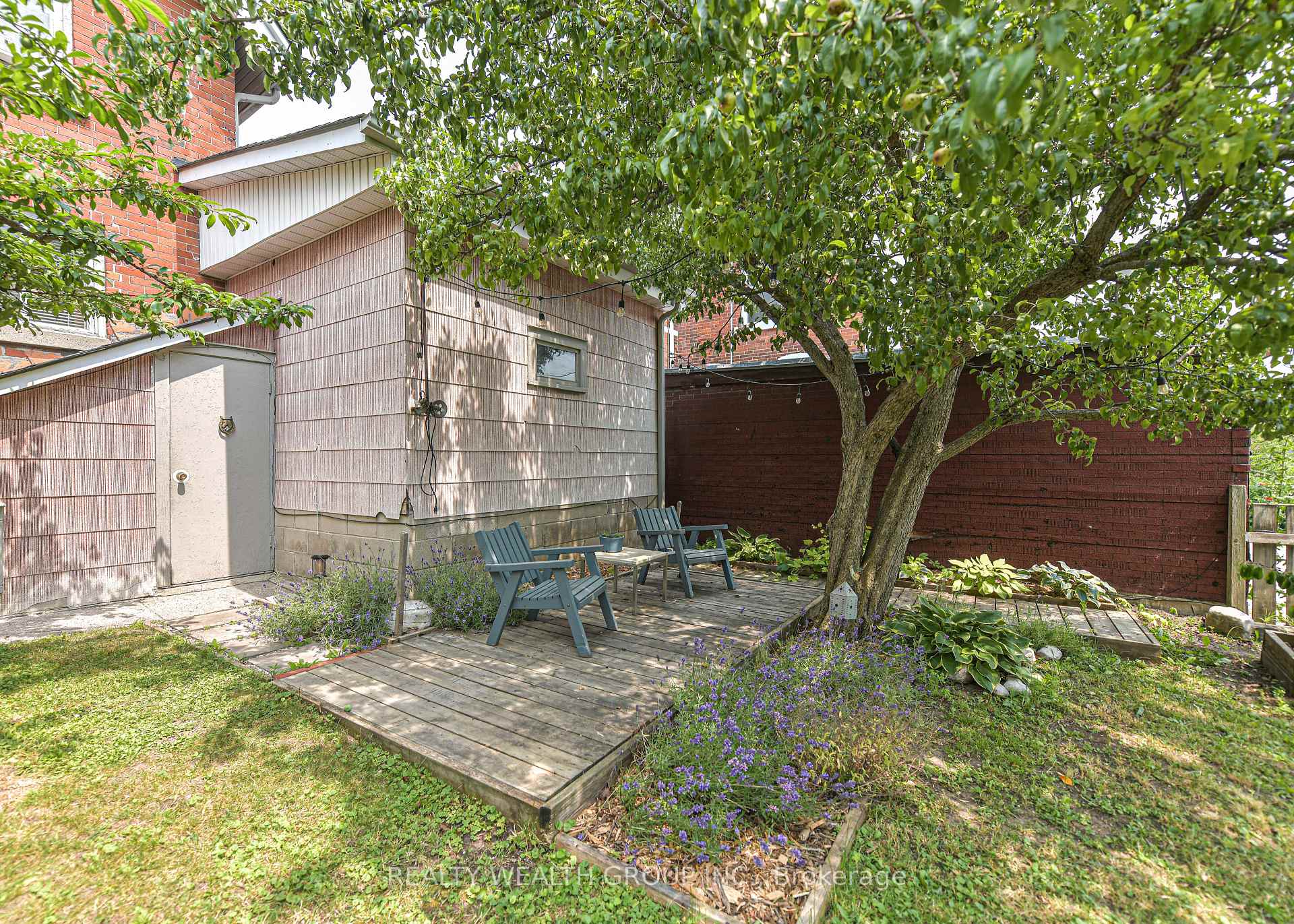 Photo 8 of 23 Penetang Street, Orillia — HOMEH