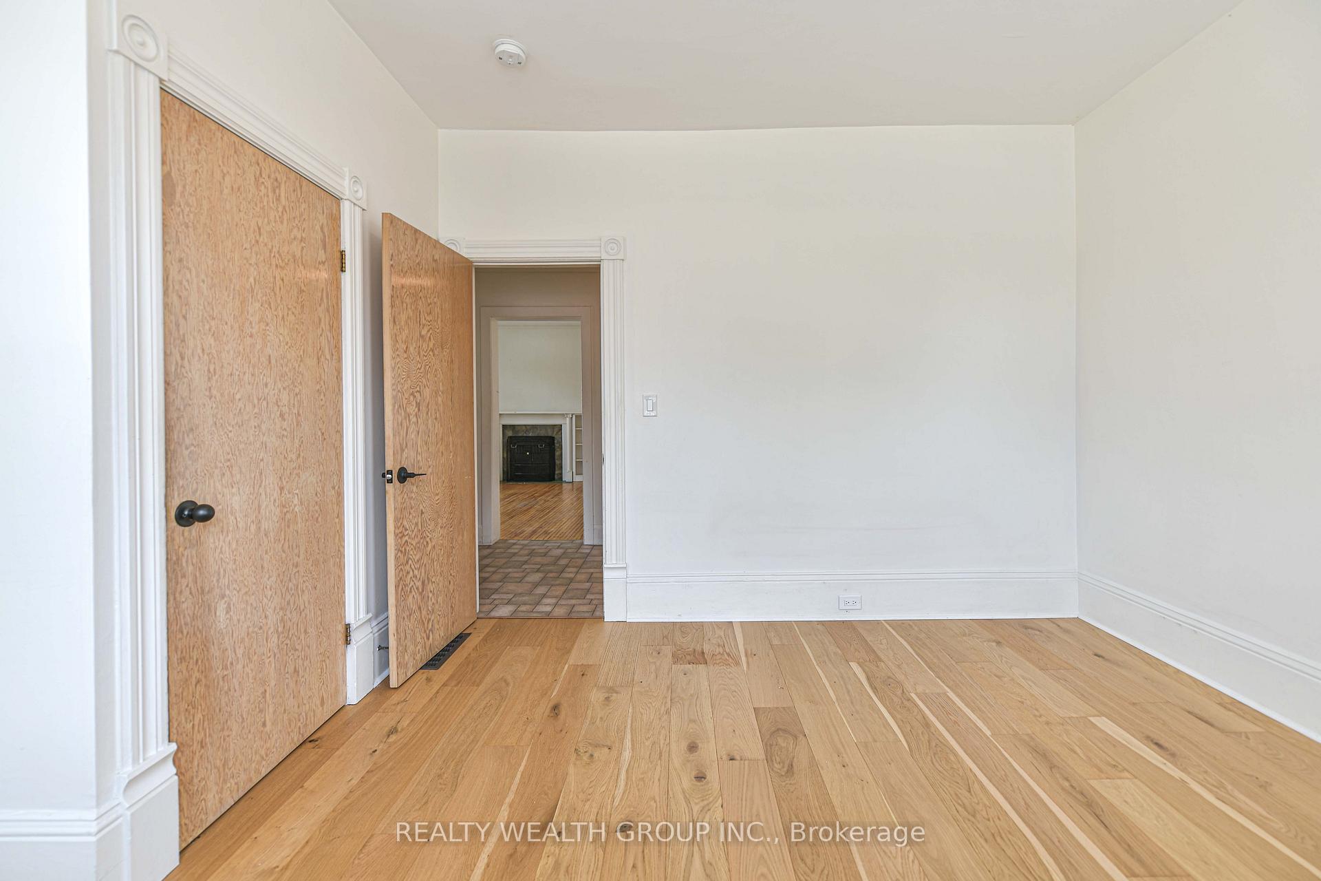 Photo 18 of 23 Penetang Street, Orillia — HOMEH
