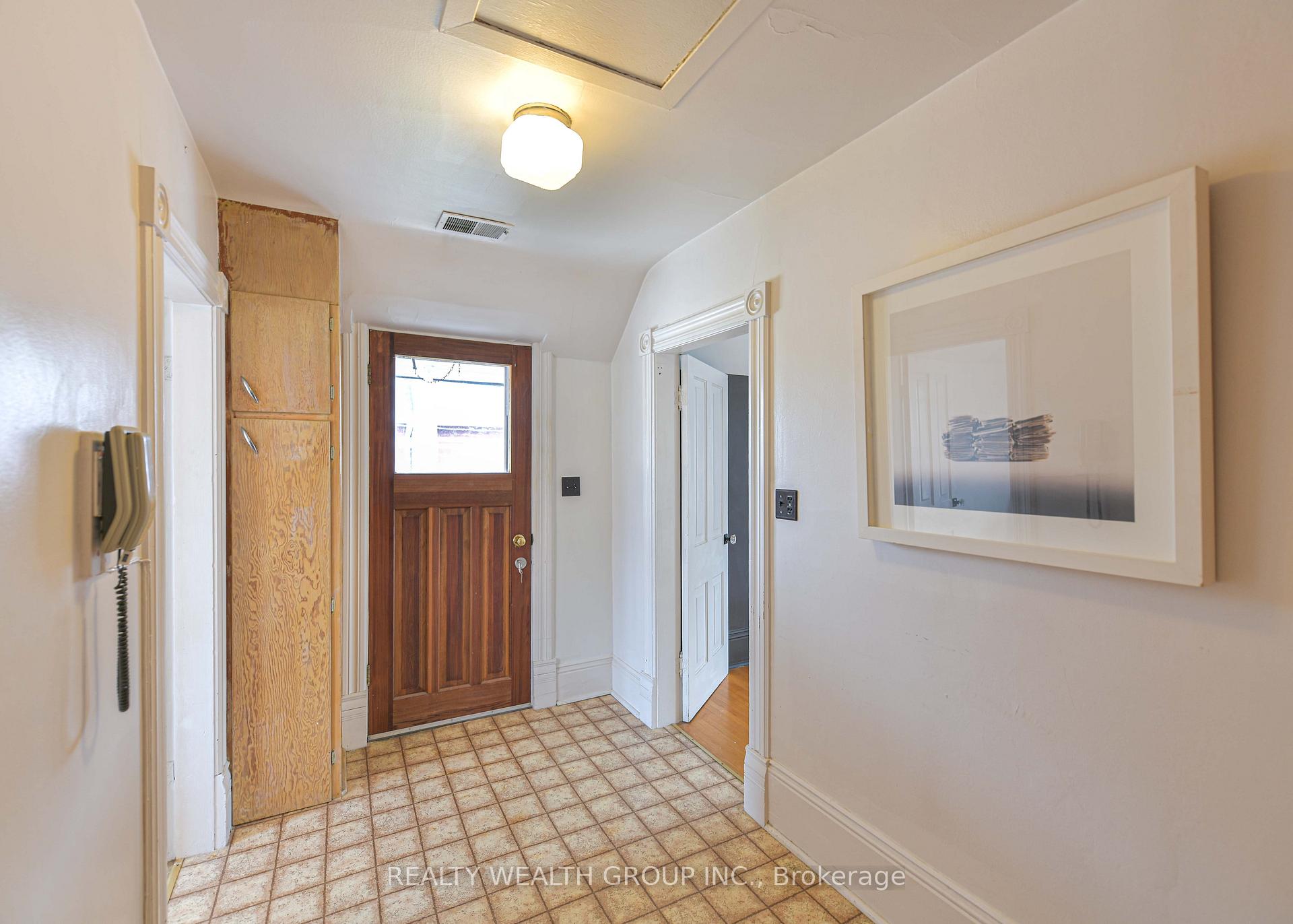Photo 30 of 23 Penetang Street, Orillia — HOMEH