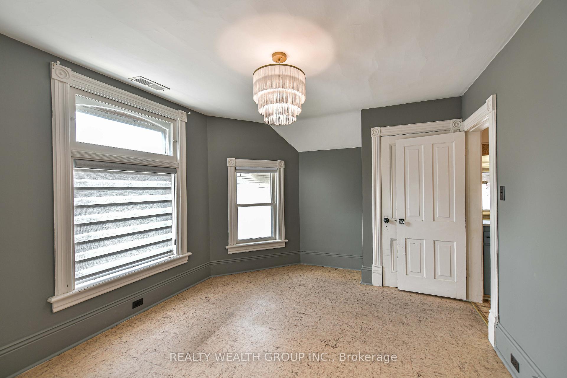 Photo 33 of 23 Penetang Street, Orillia — HOMEH