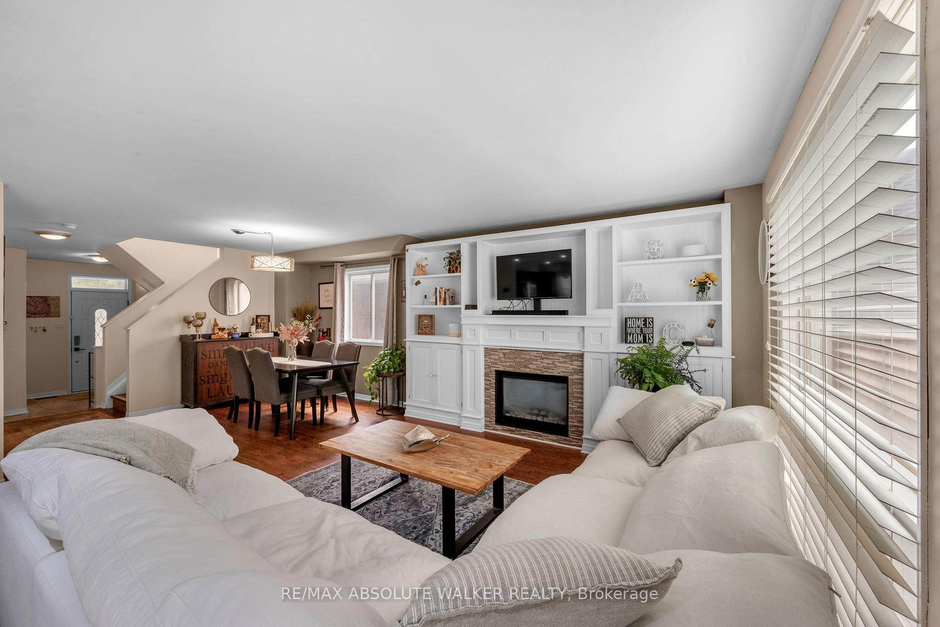 Photo 7 of 32 Roberge Crescent, Ottawa, Kanata - Katimavik — HOMEH