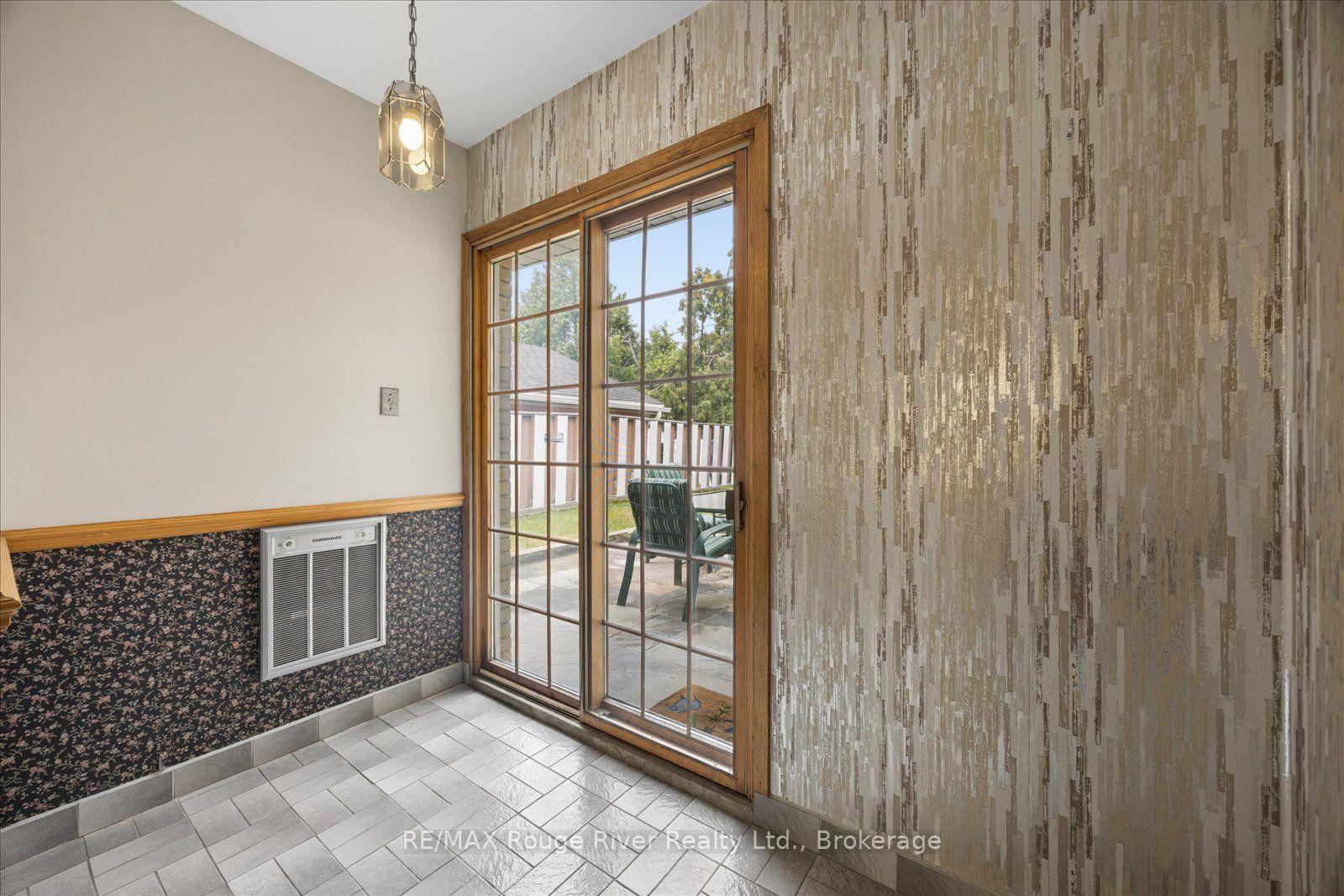 Photo 7 of 20 Tayrow Road, Etobicoke, Rexdale-Kipling — HOMEH