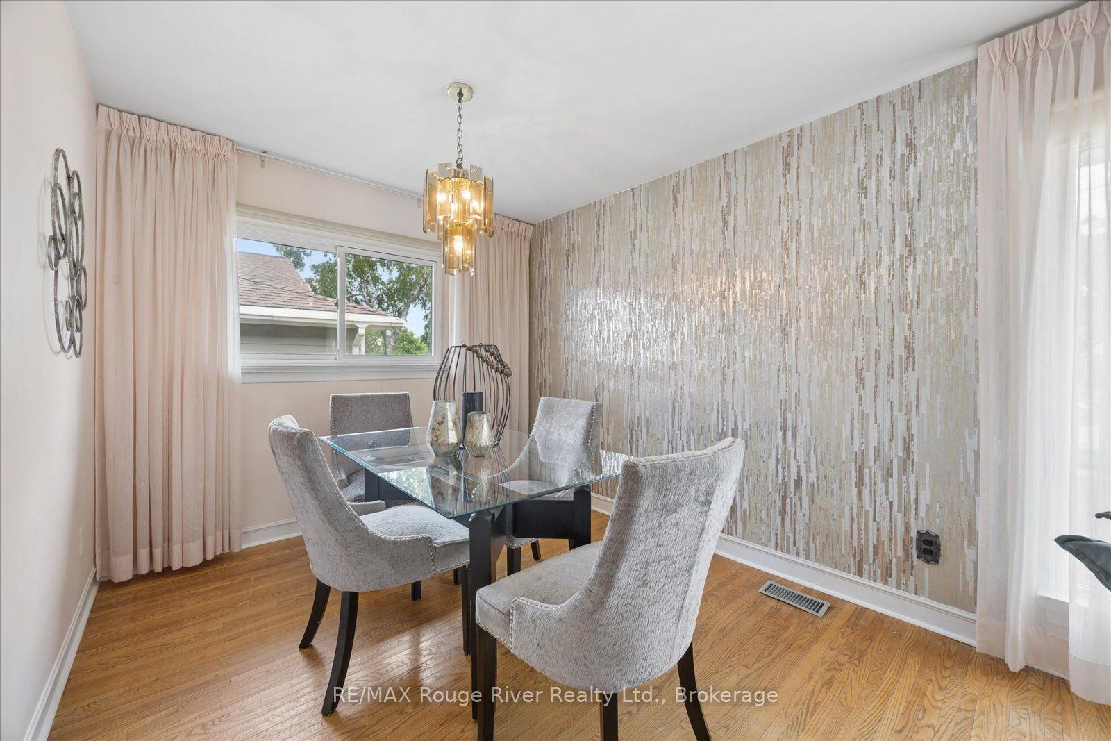 Photo 11 of 20 Tayrow Road, Etobicoke, Rexdale-Kipling — HOMEH
