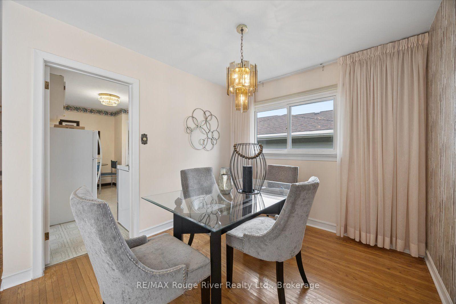 Photo 12 of 20 Tayrow Road, Etobicoke, Rexdale-Kipling — HOMEH