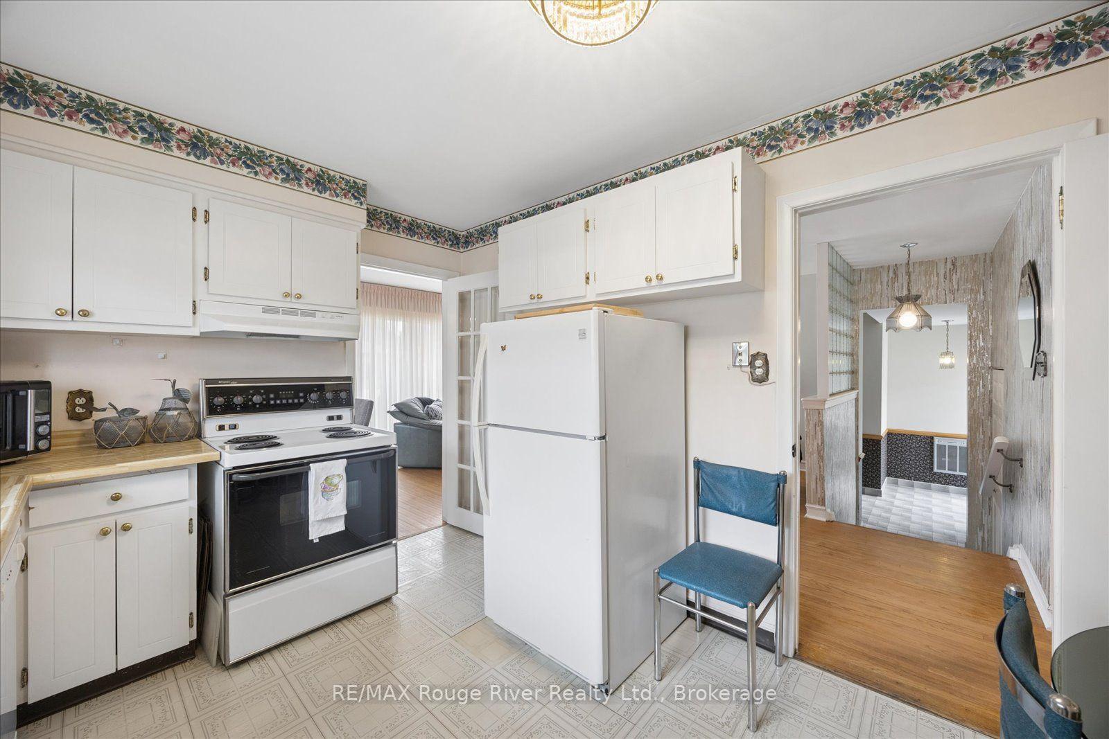 Photo 17 of 20 Tayrow Road, Etobicoke, Rexdale-Kipling — HOMEH