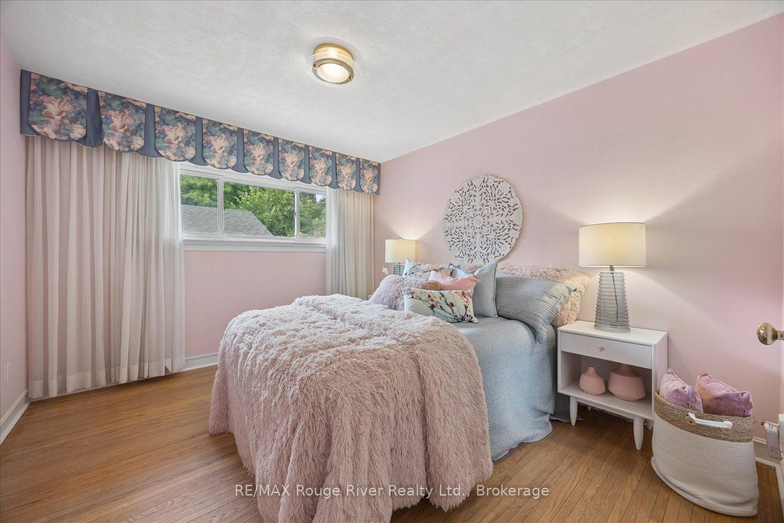 Photo 24 of 20 Tayrow Road, Etobicoke, Rexdale-Kipling — HOMEH