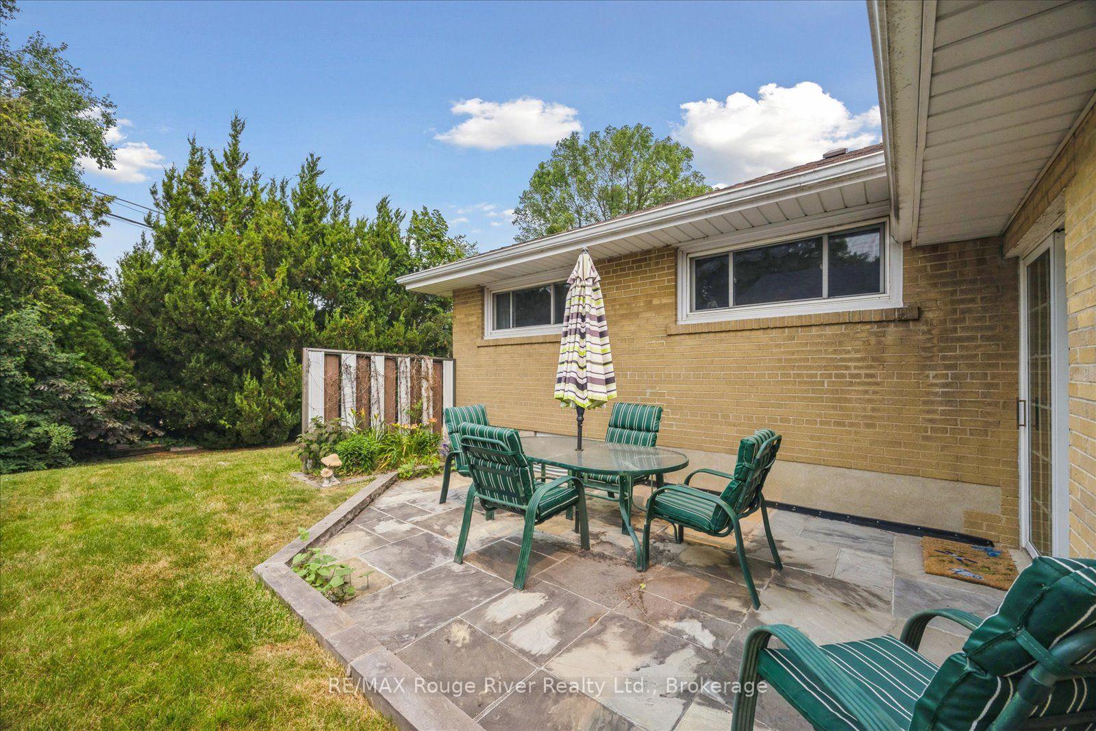 Photo 42 of 20 Tayrow Road, Etobicoke, Rexdale-Kipling — HOMEH