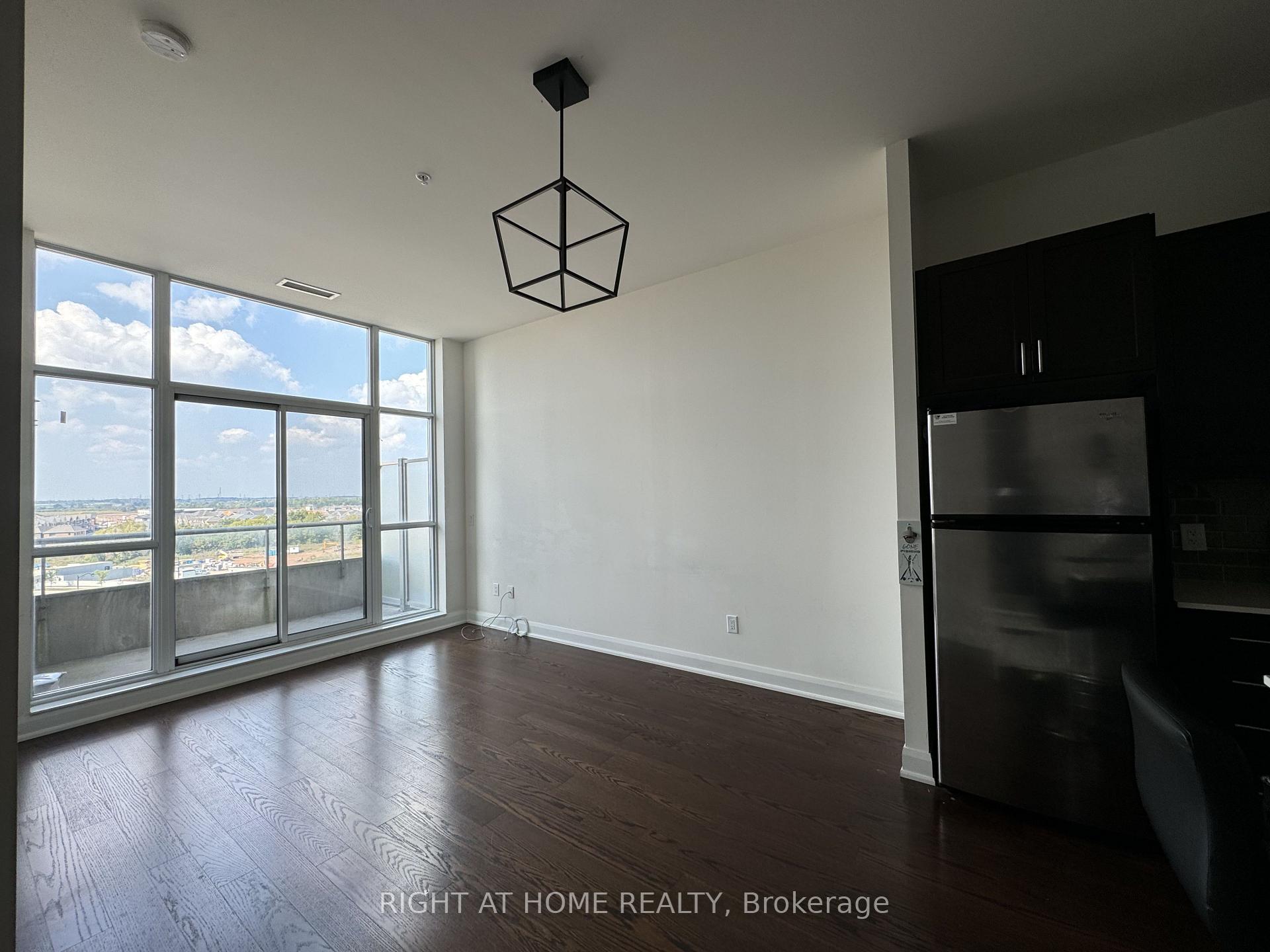 Photo 4 of Unit 720, 2480 Prince Michael Drive, Oakville, Joshua Creek — HOMEH