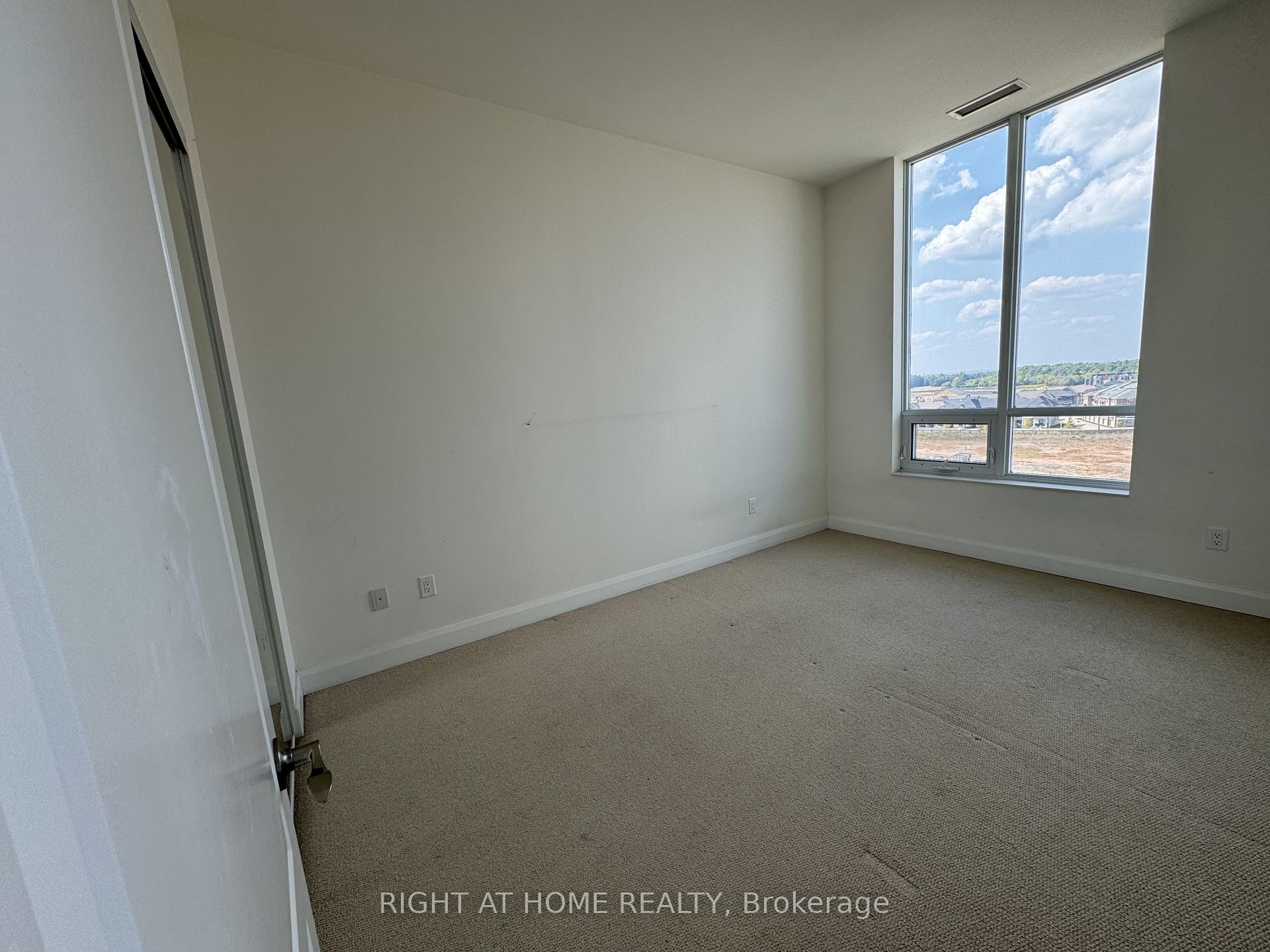 Photo 6 of Unit 720, 2480 Prince Michael Drive, Oakville, Joshua Creek — HOMEH