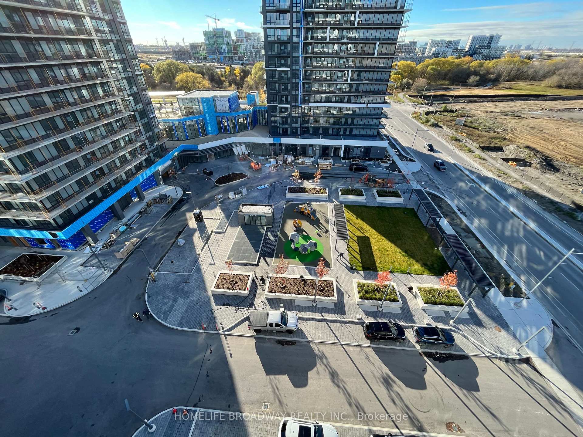 Photo 7 of Unit 1002, 38 Water Walk Drive, Markham, Unionville — HOMEH
