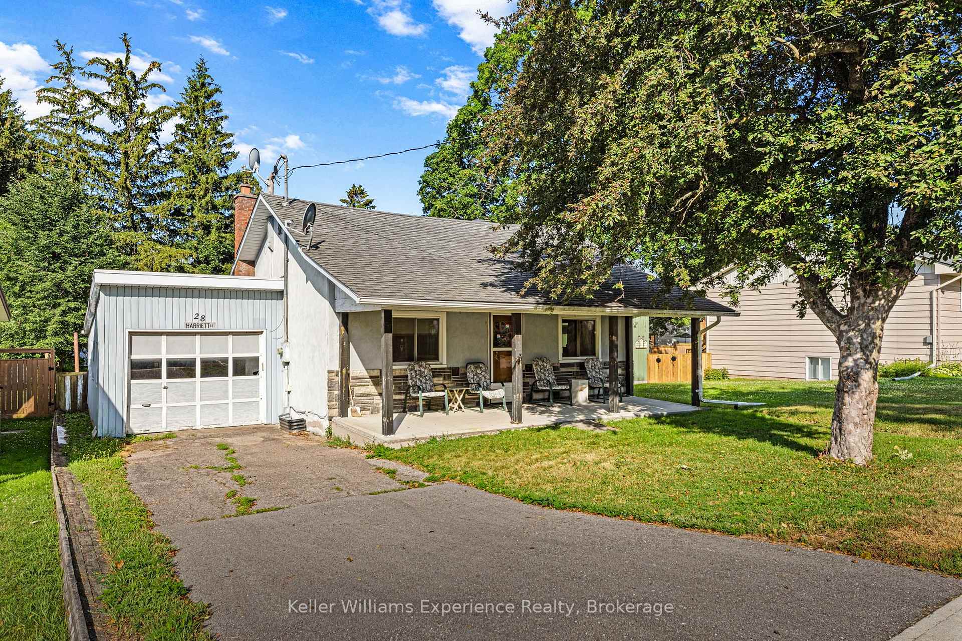 Photo 1 of 28 Harriet Street, Penetanguishene — HOMEH