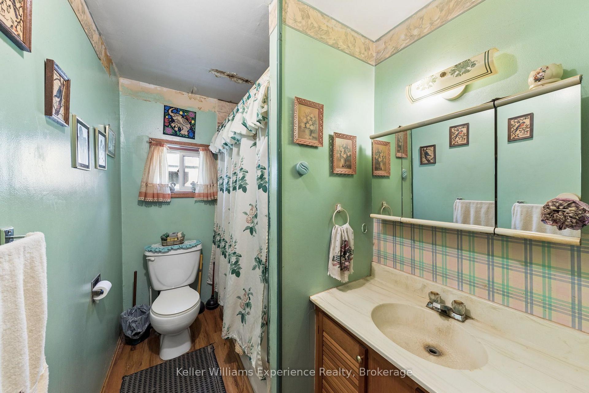 Photo 7 of 28 Harriet Street, Penetanguishene — HOMEH