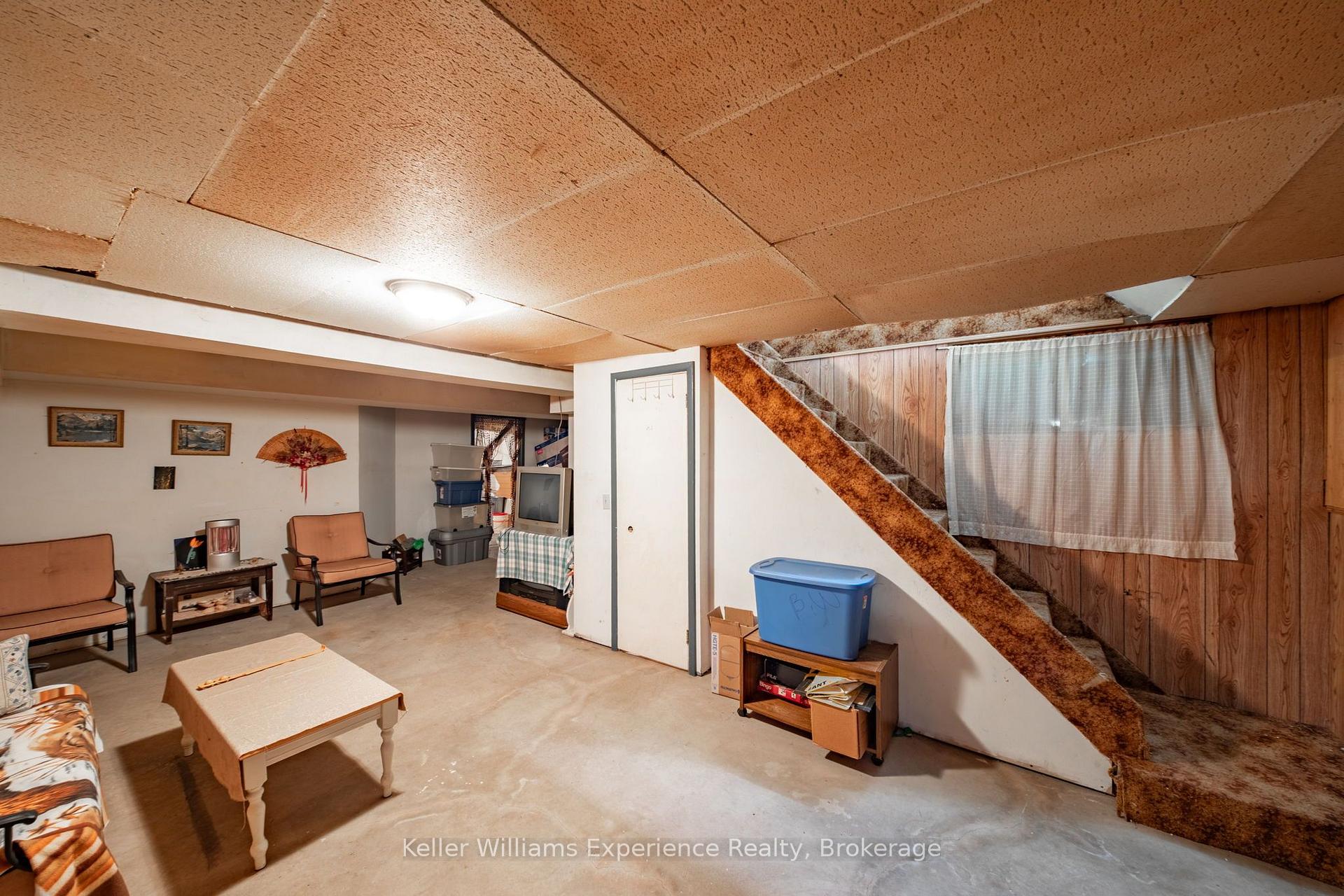 Photo 12 of 28 Harriet Street, Penetanguishene — HOMEH