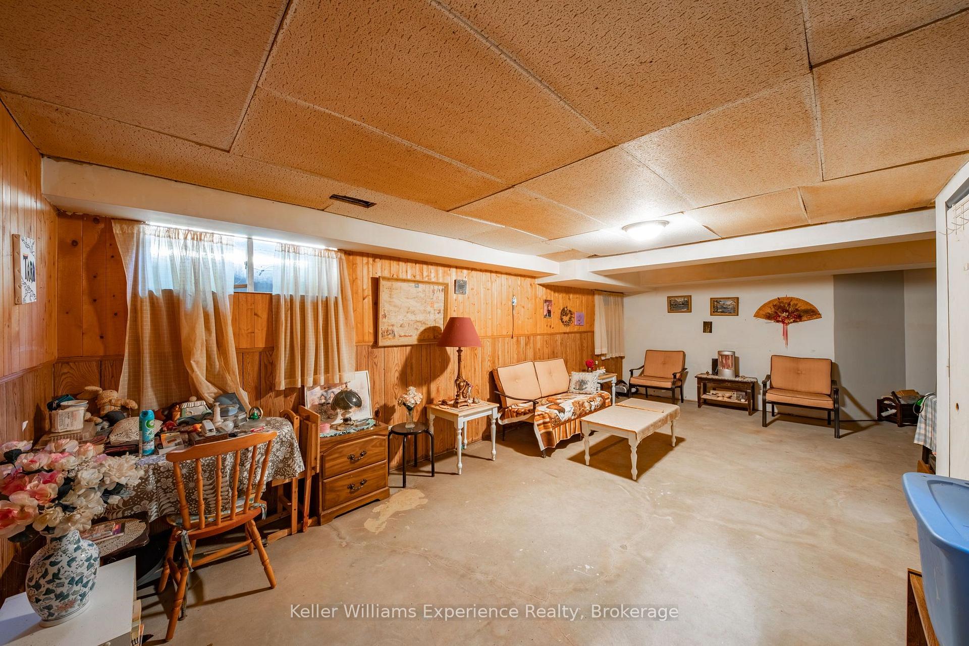 Photo 13 of 28 Harriet Street, Penetanguishene — HOMEH