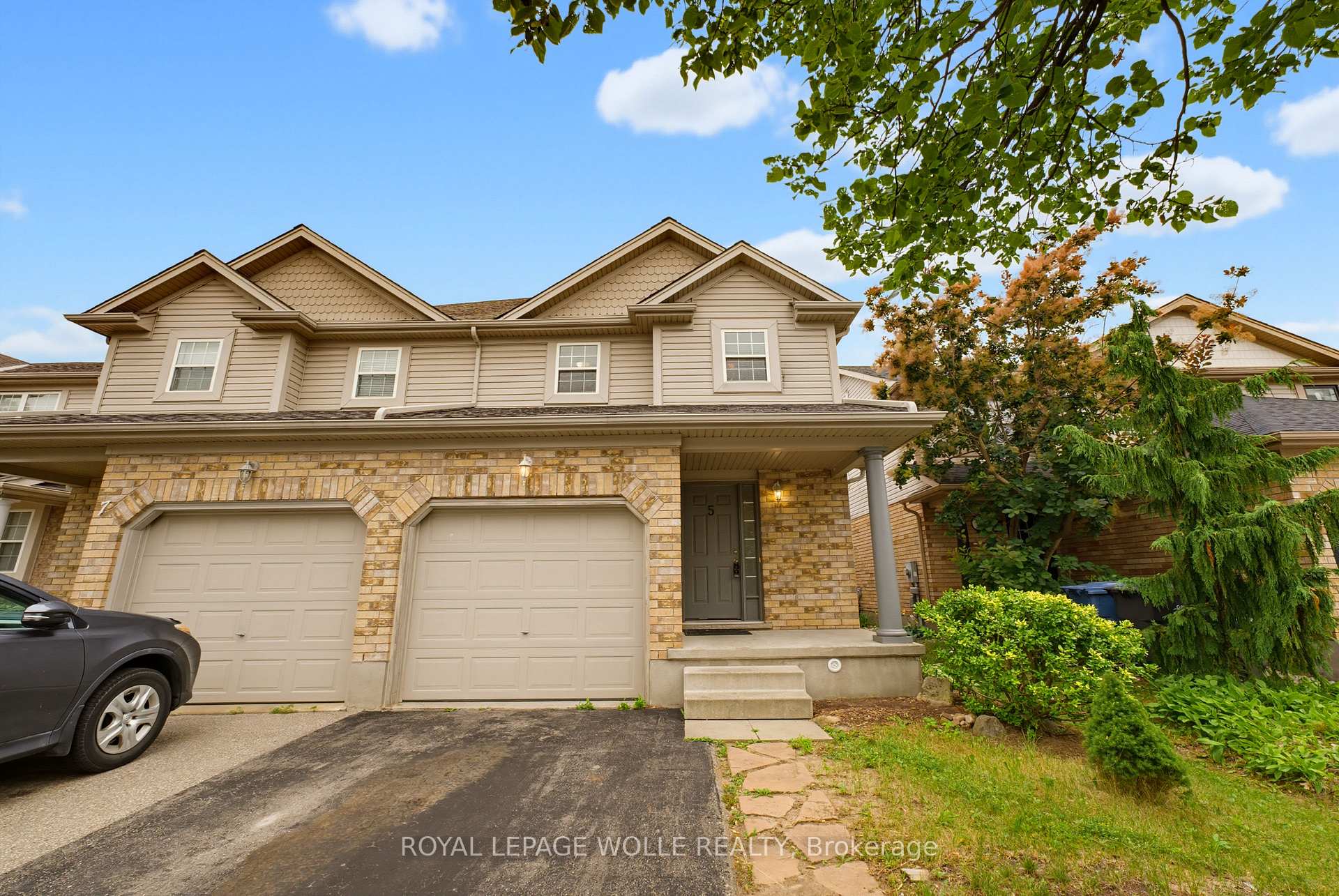 Photo 3 of 5 Eugene Drive, Guelph, Pineridge/Westminster Woods — HOMEH