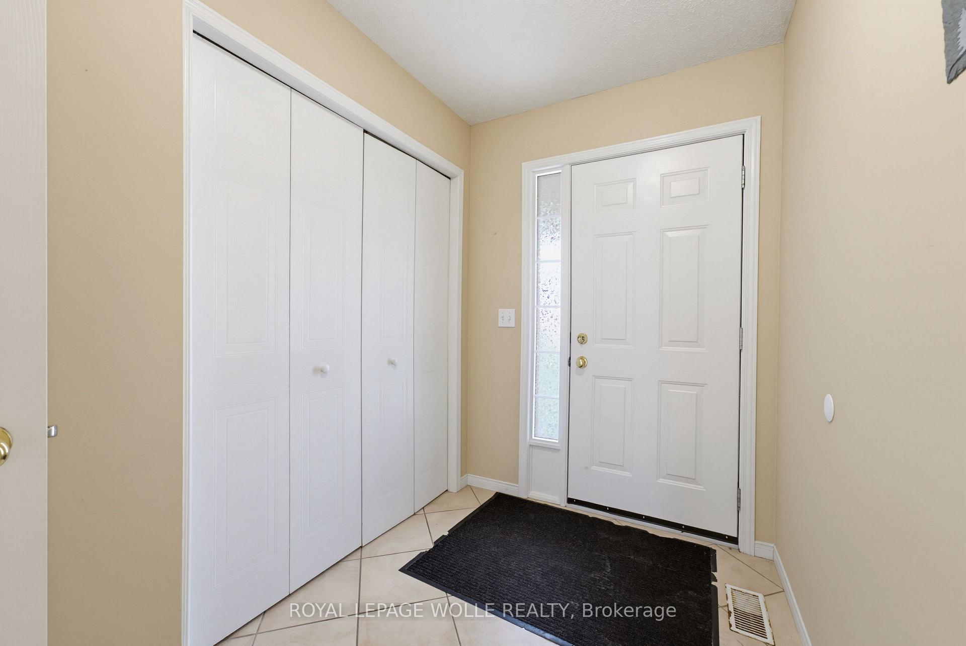 Photo 9 of 5 Eugene Drive, Guelph, Pineridge/Westminster Woods — HOMEH