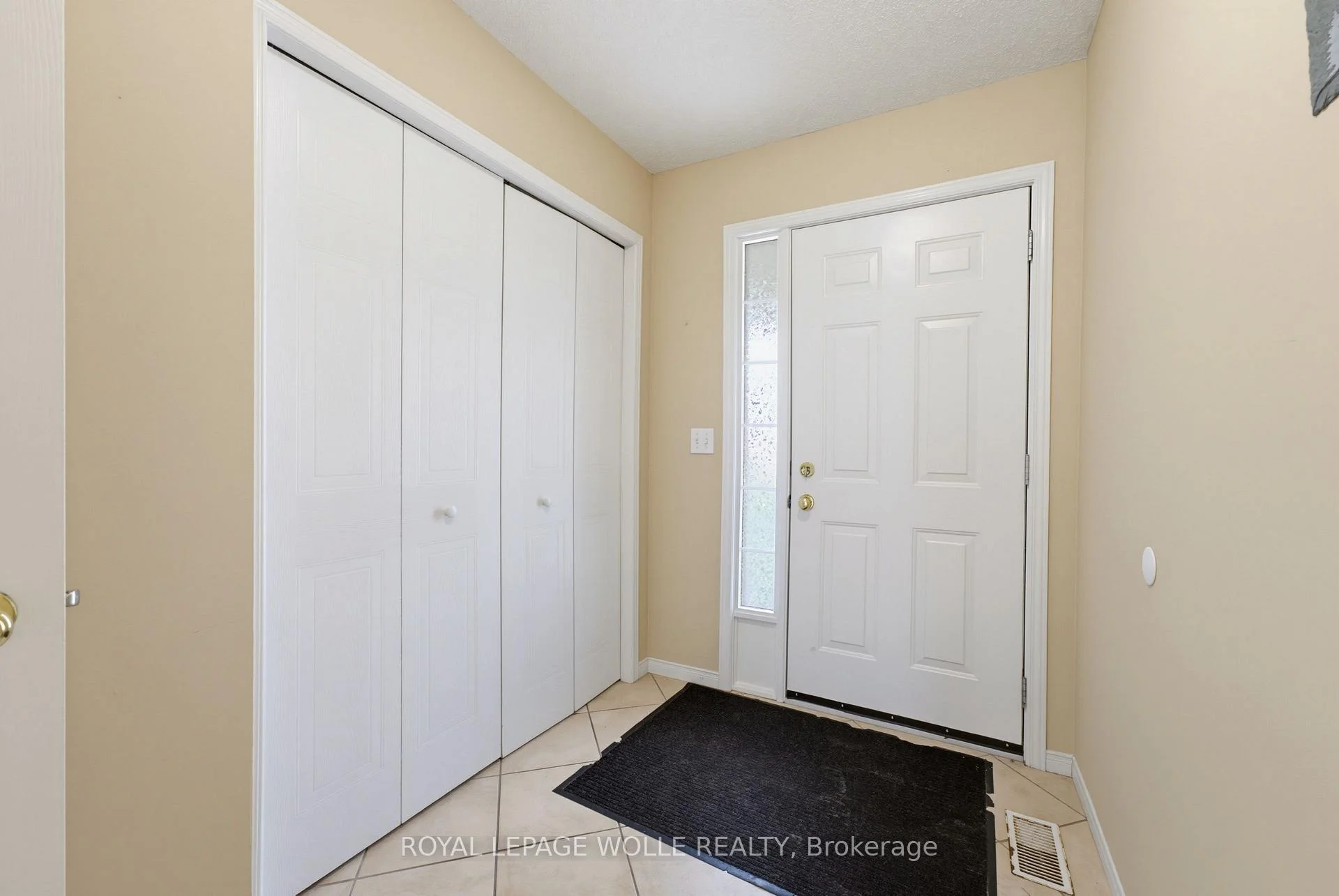 Photo 10 of 5 Eugene Drive, Guelph, Pineridge/Westminster Woods — HOMEH