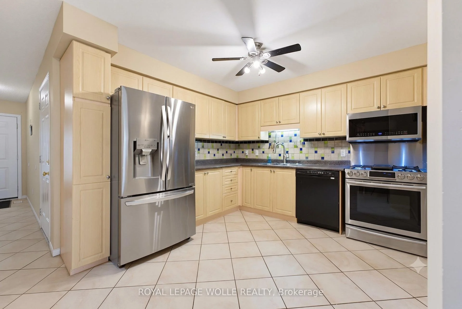 Photo 14 of 5 Eugene Drive, Guelph, Pineridge/Westminster Woods — HOMEH