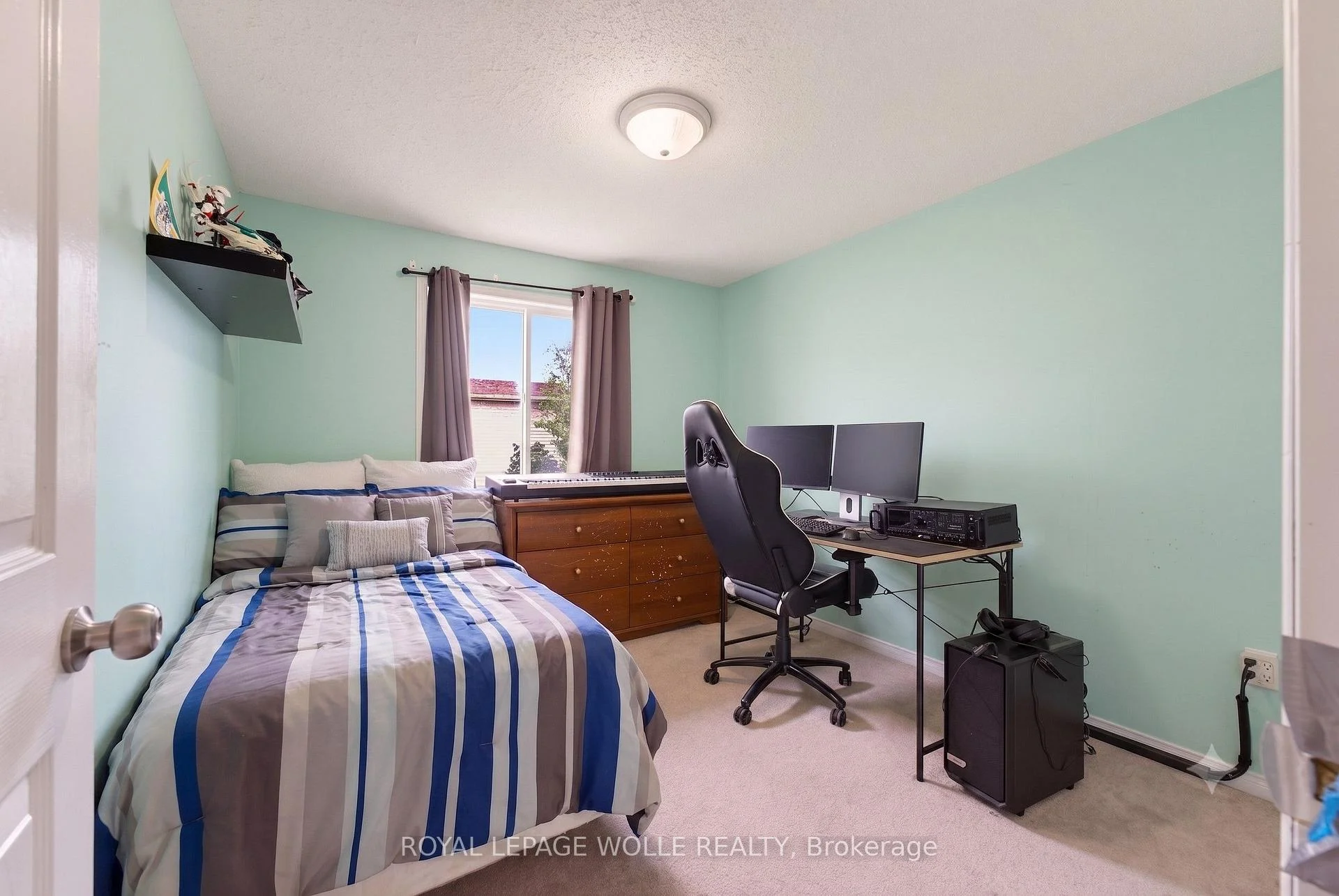 Photo 32 of 5 Eugene Drive, Guelph, Pineridge/Westminster Woods — HOMEH