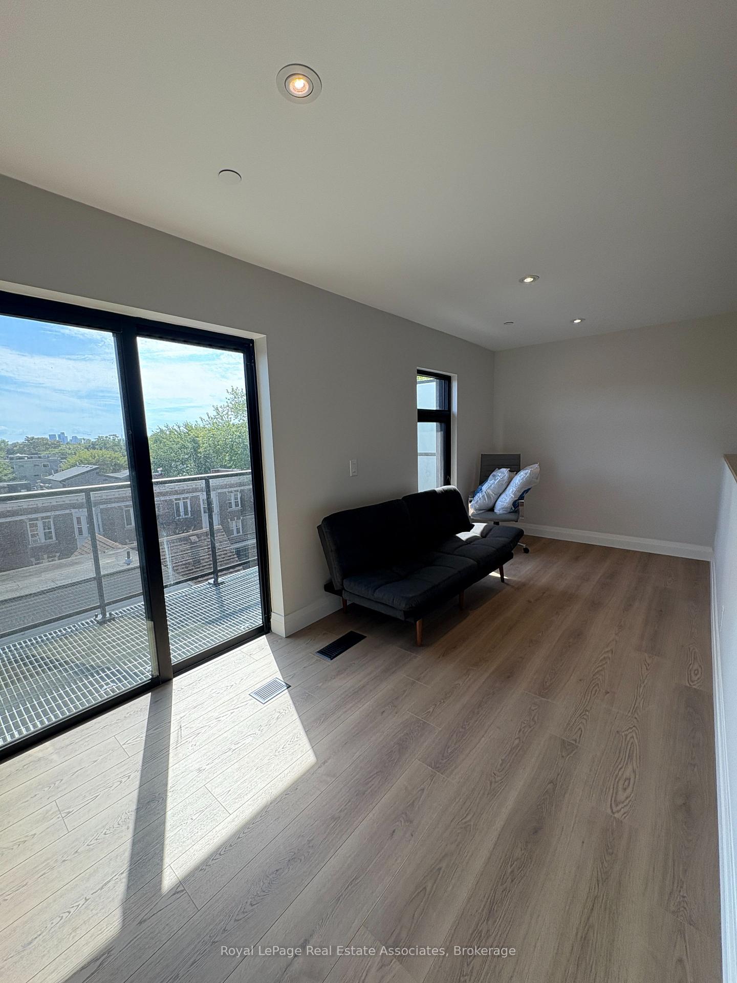 Photo 37 of Unit 402, 1000 Bathurst Street, Toronto, The Annex — HOMEH