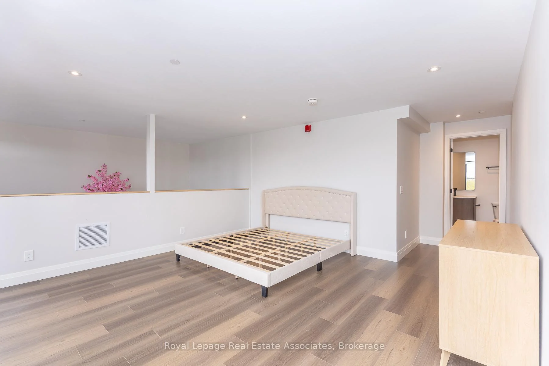 Photo 24 of Unit 402, 1000 Bathurst Street, Toronto, The Annex — HOMEH