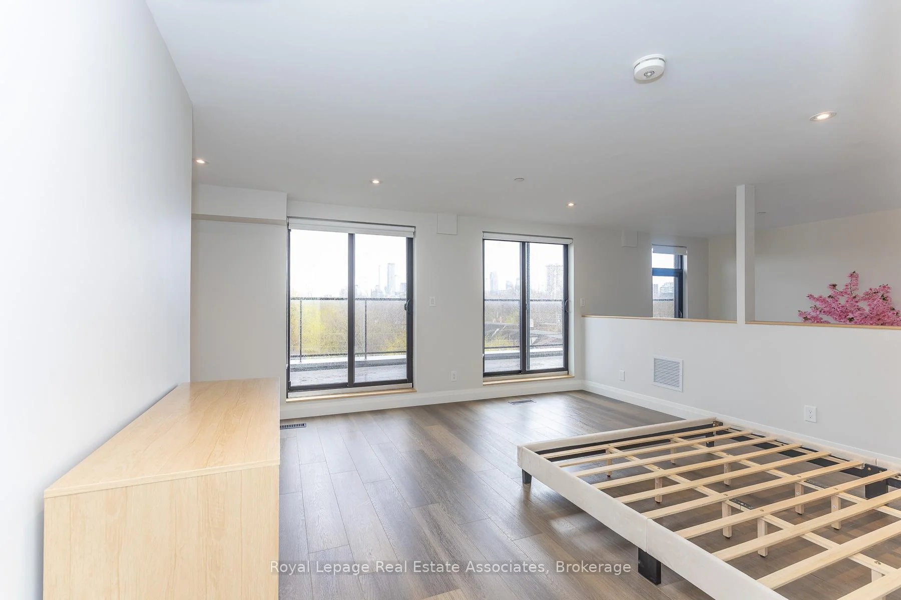 Photo 26 of Unit 402, 1000 Bathurst Street, Toronto, The Annex — HOMEH