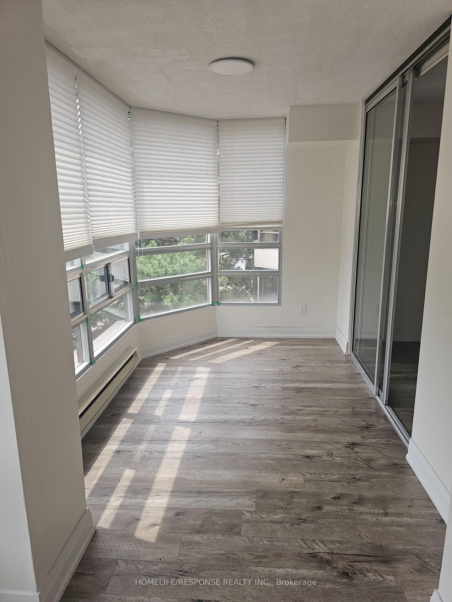 Photo 4 of Unit 308, 310 Mill Street S, Brampton, Brampton South — HOMEH