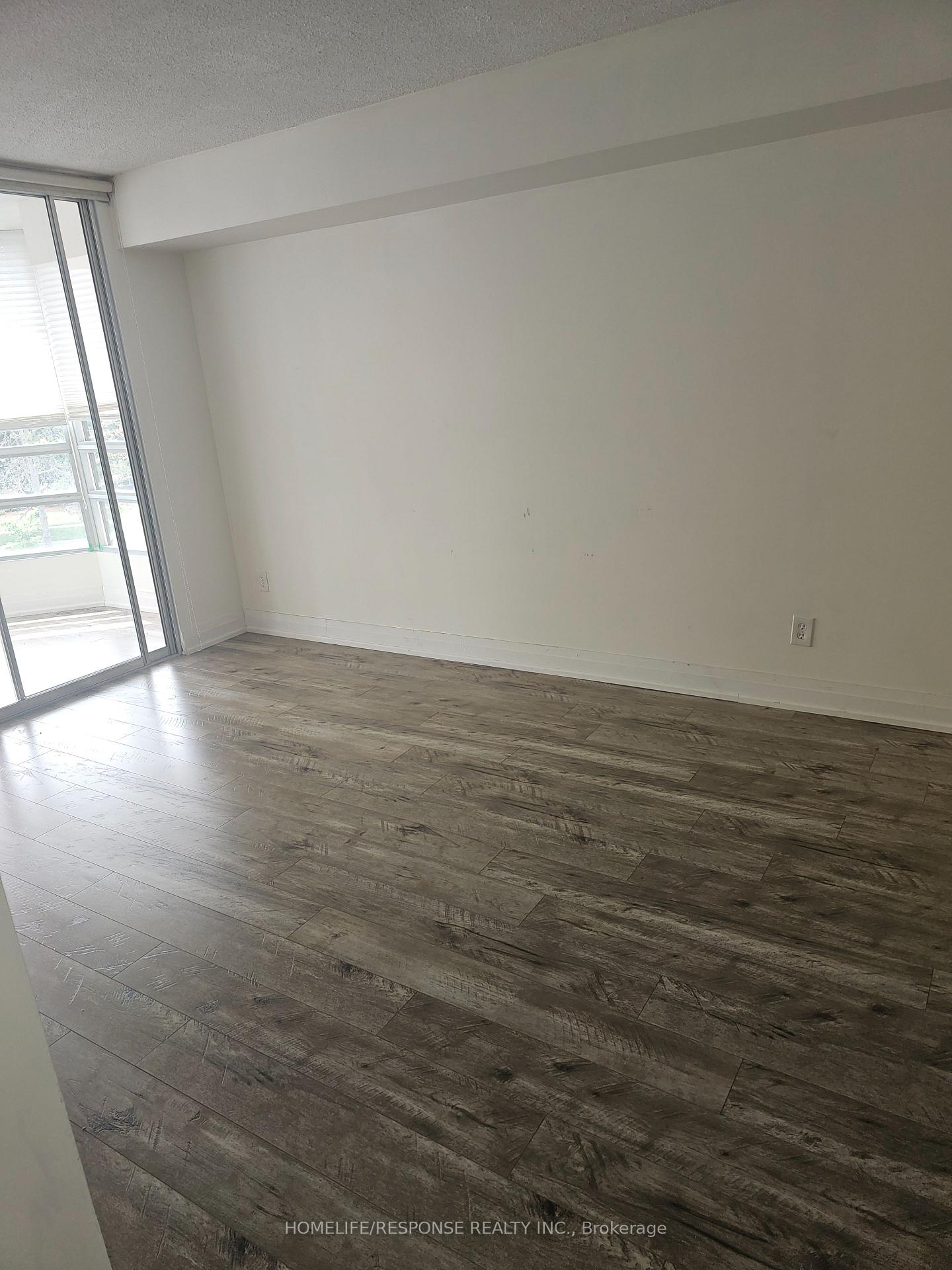 Photo 11 of Unit 308, 310 Mill Street S, Brampton, Brampton South — HOMEH