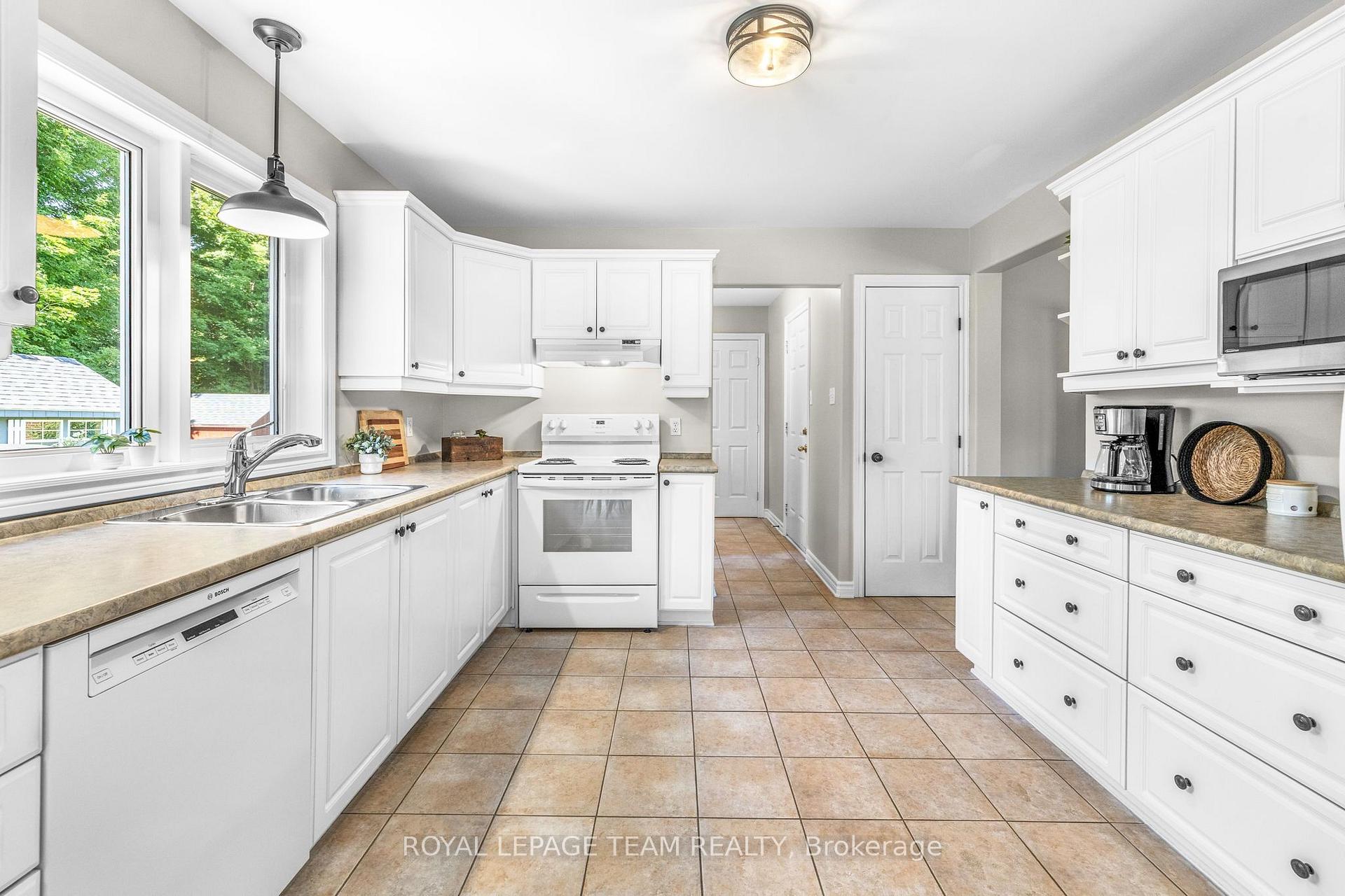 Photo 19 of 6503 Harvest Grove Drive, Ottawa, Greely — HOMEH