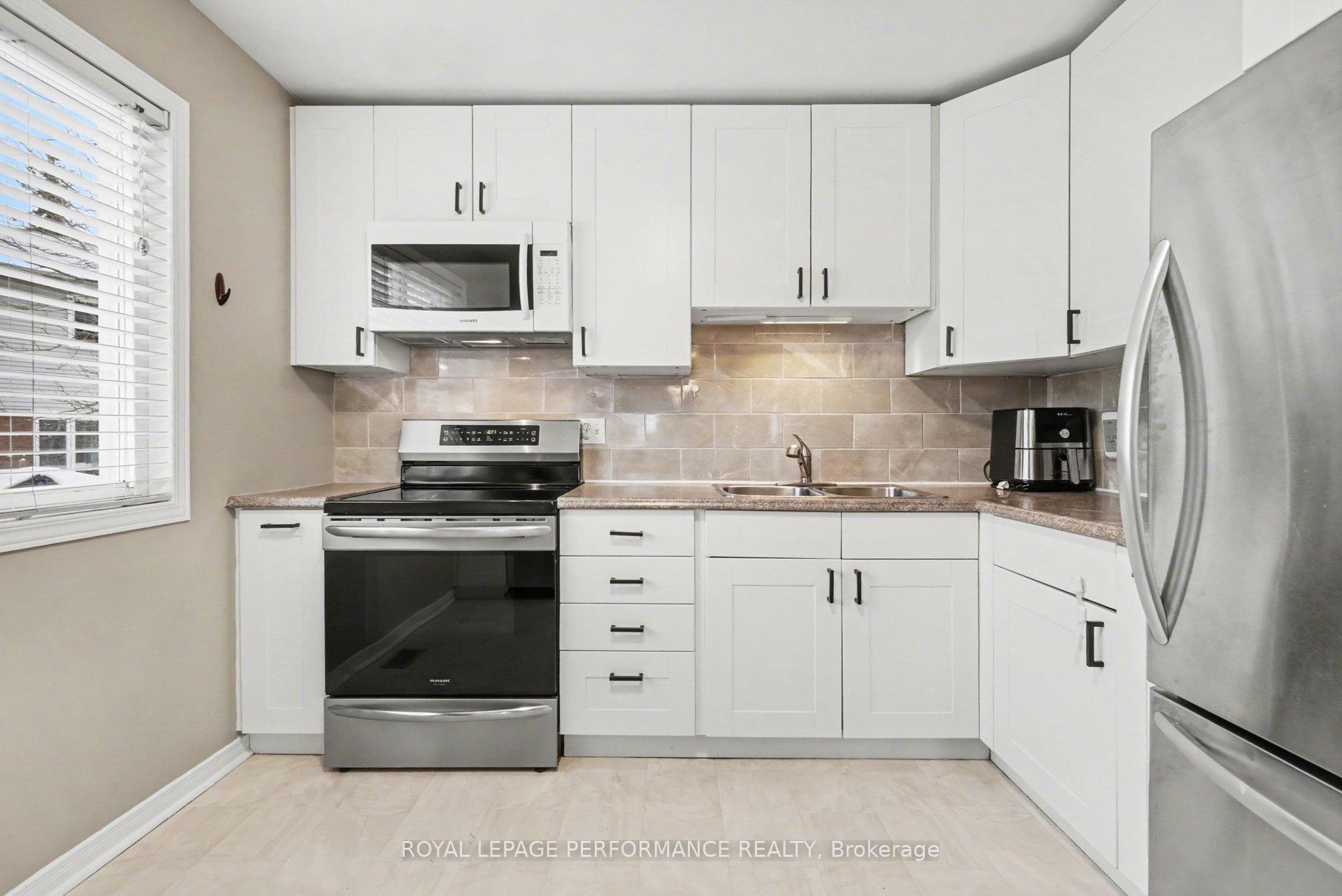 Photo 5 of 1403 Beaucourt Place, Ottawa, Fallingbrook/Ridgemount — HOMEH