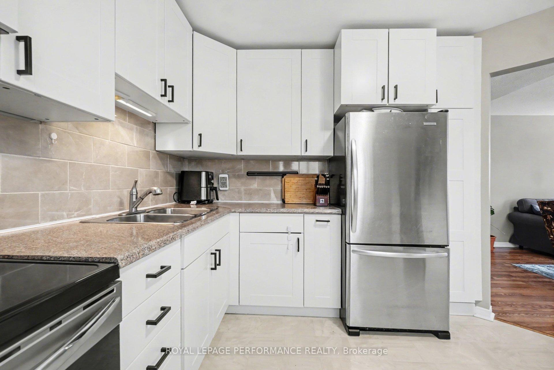 Photo 6 of 1403 Beaucourt Place, Ottawa, Fallingbrook/Ridgemount — HOMEH