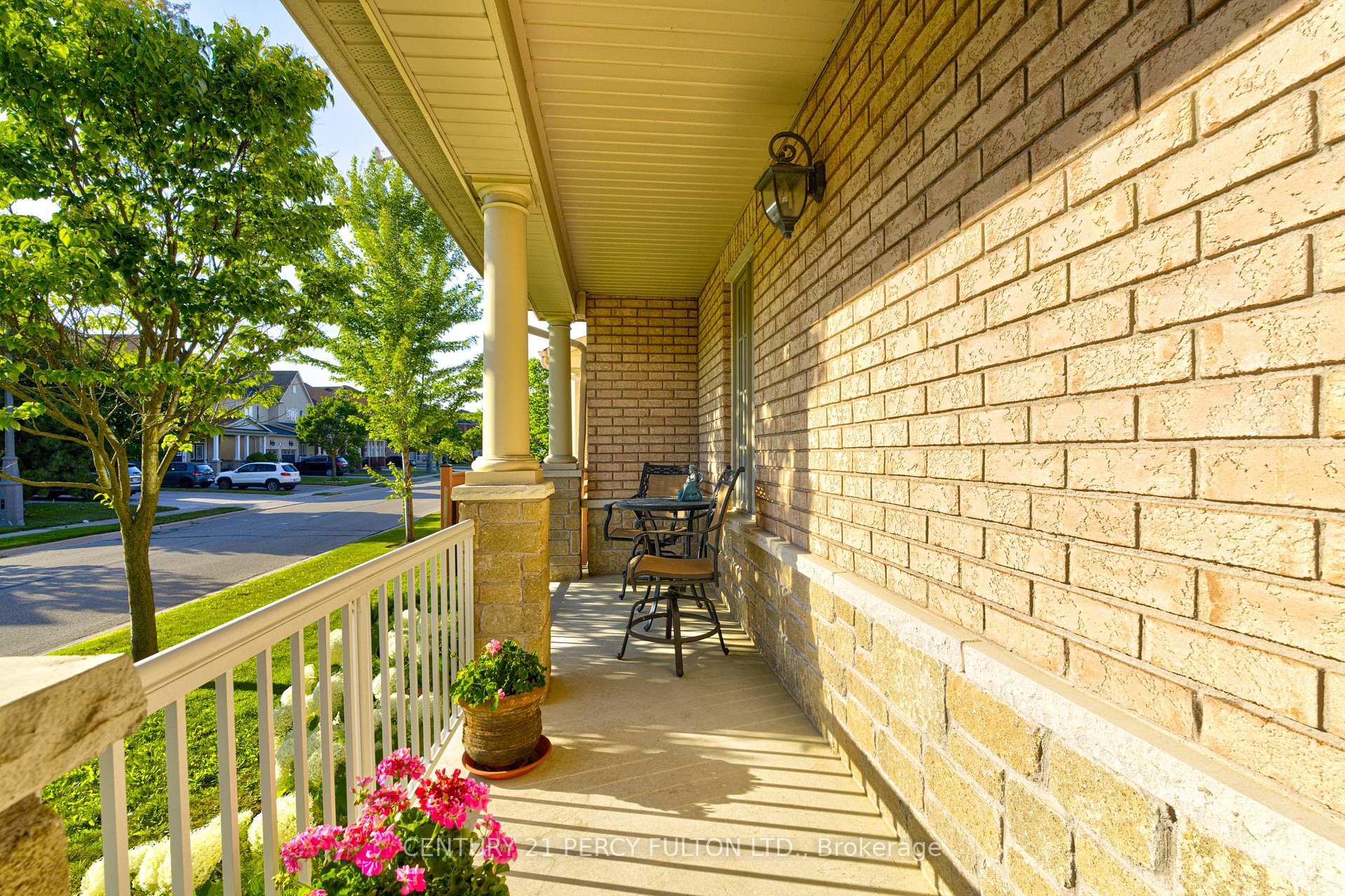 Photo 4 of 80 Saint James Avenue, Vaughan, Vellore Village — HOMEH
