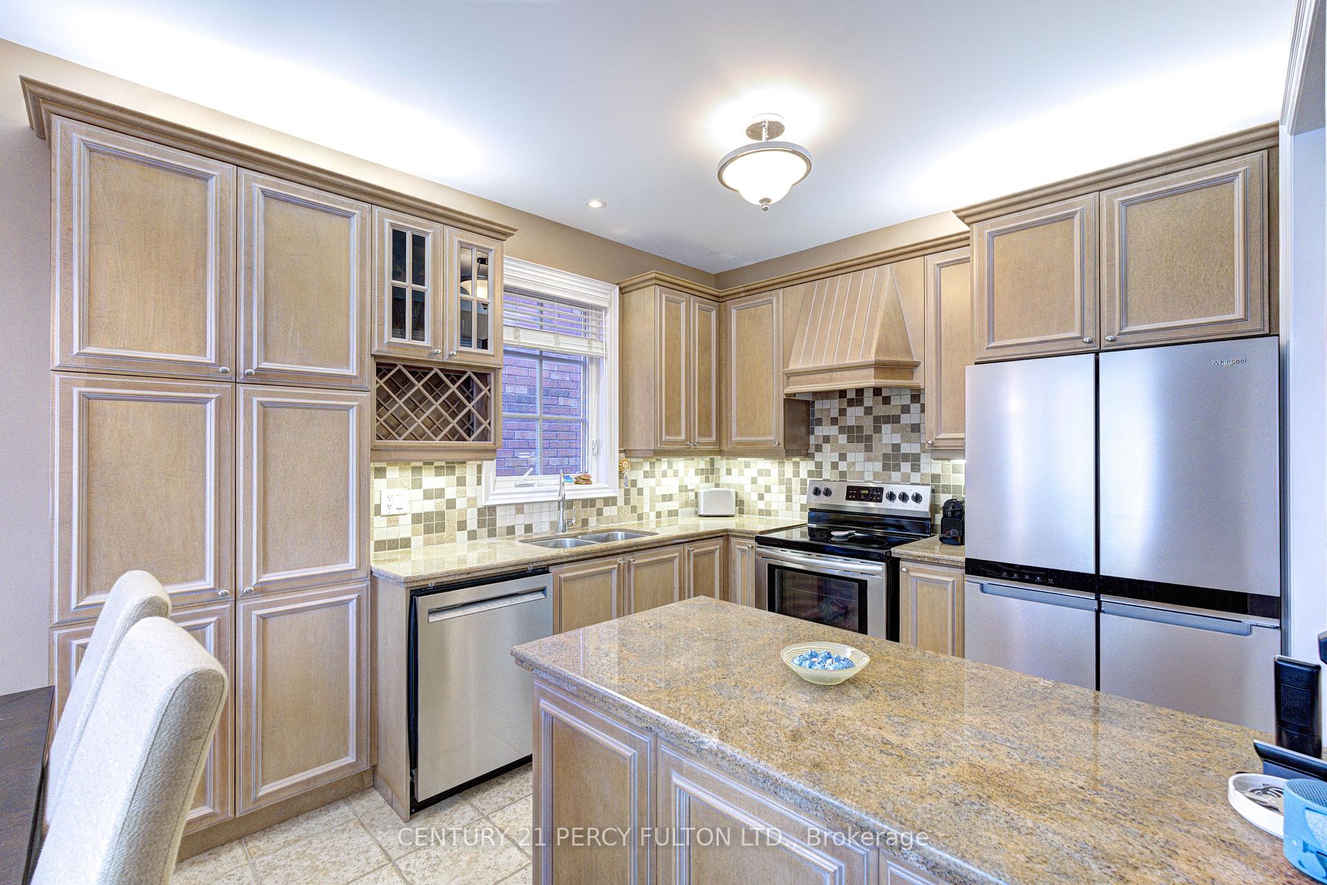 Photo 16 of 80 Saint James Avenue, Vaughan, Vellore Village — HOMEH