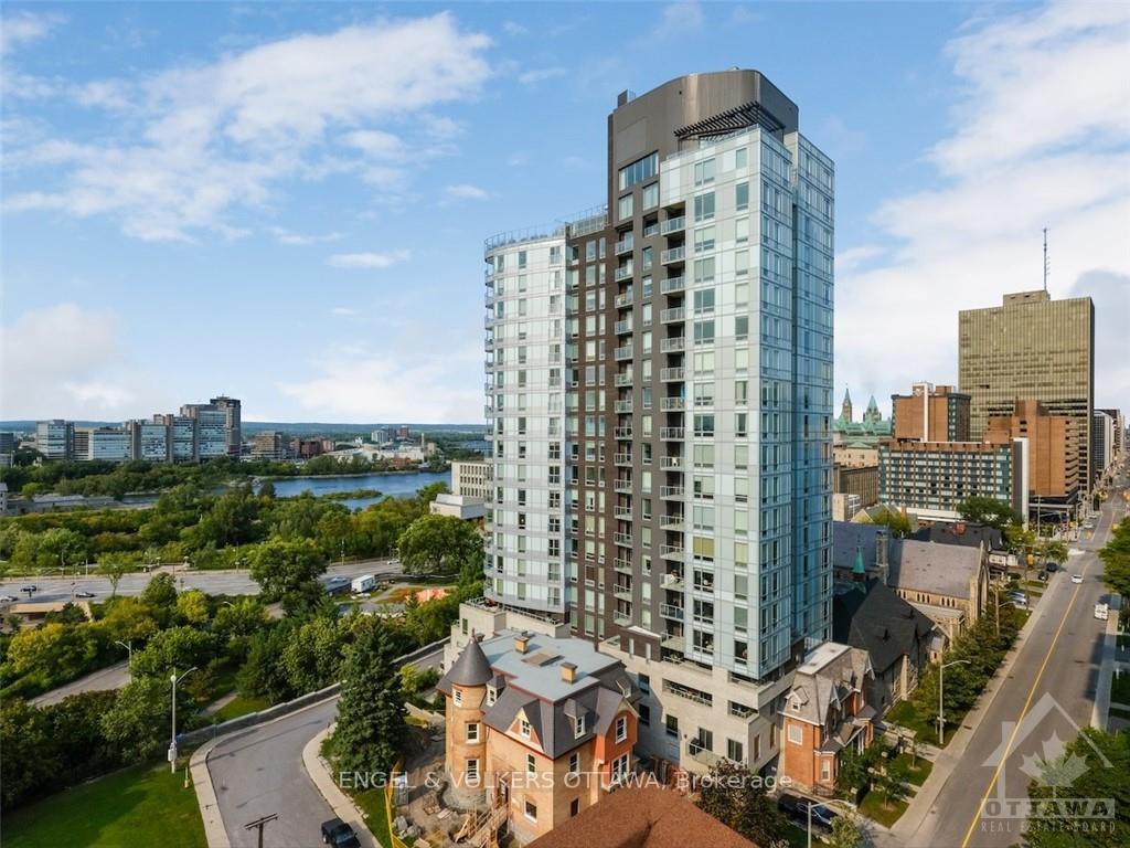 Front of Unit 1507, 428 Sparks Street