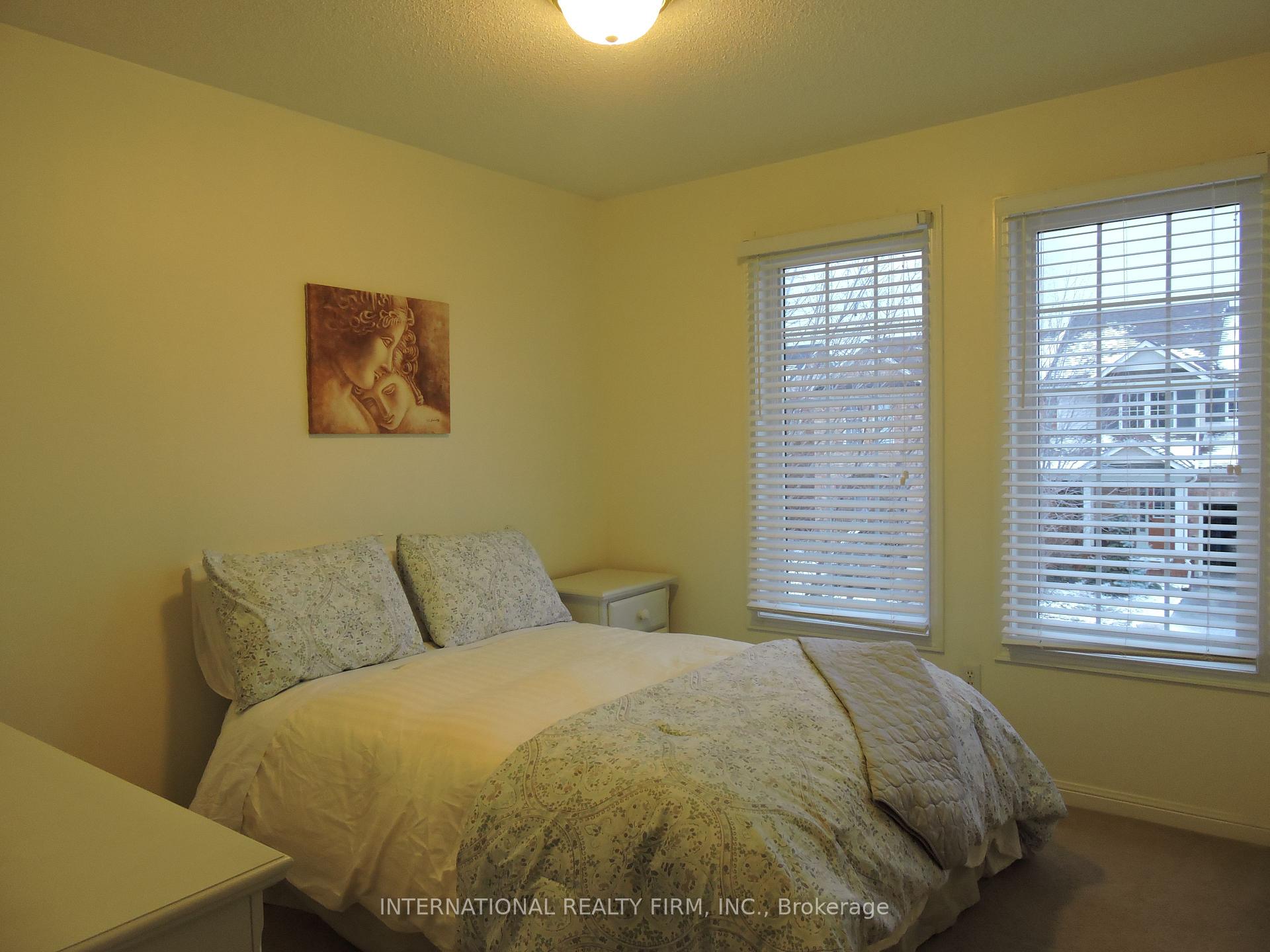 Photo 4 of 2453 Baintree Crescent, Oakville, Westmount — HOMEH