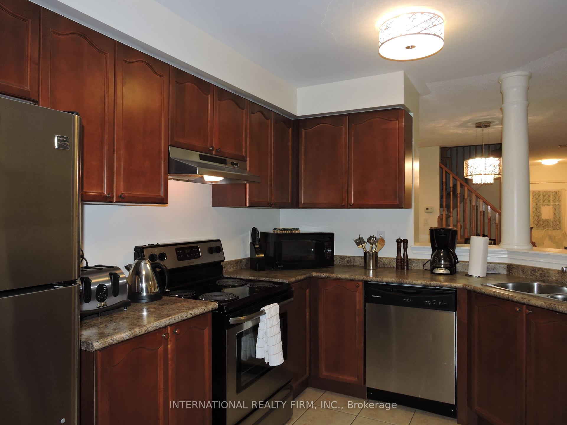 Photo 5 of 2453 Baintree Crescent, Oakville, Westmount — HOMEH