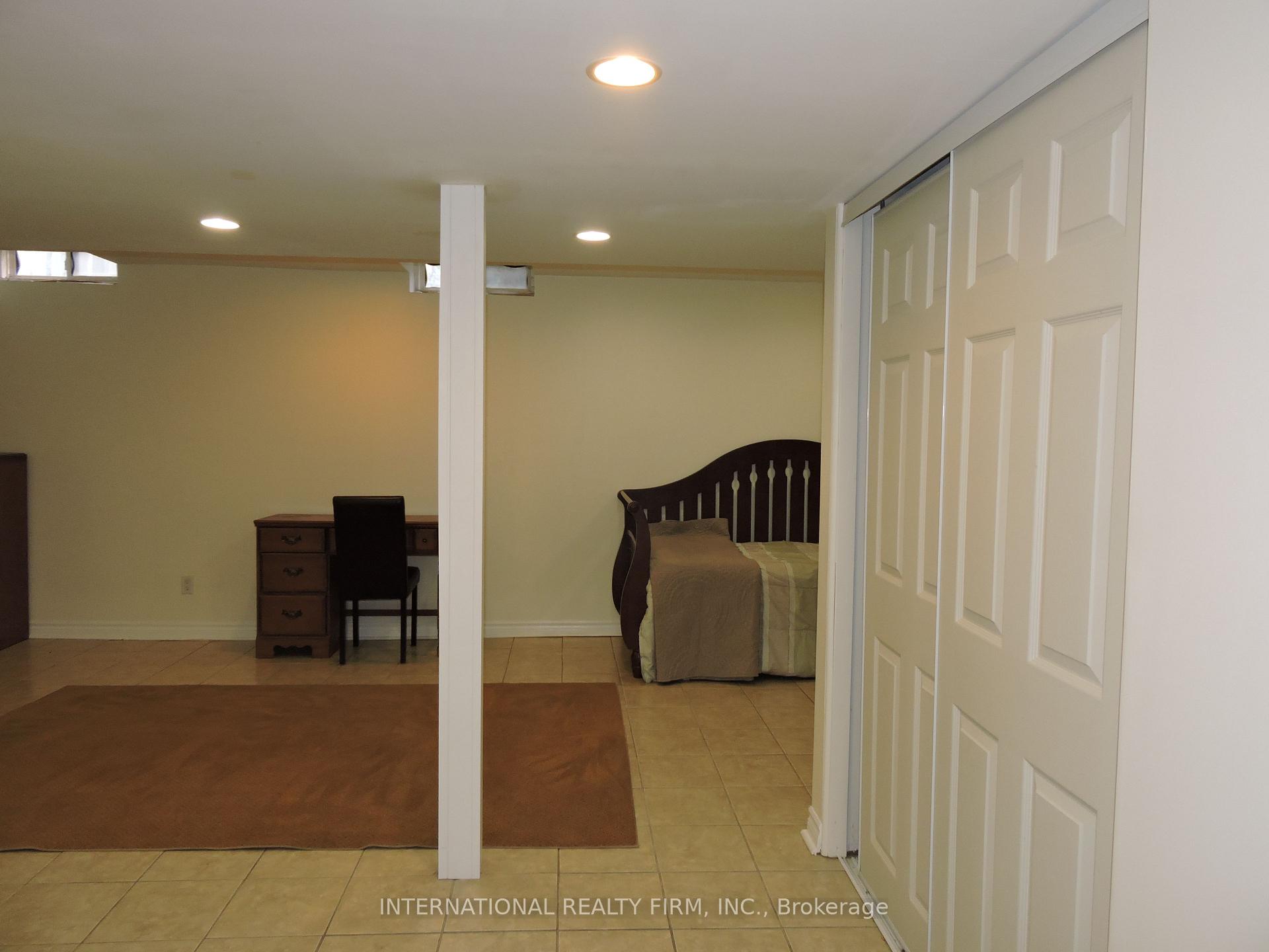 Photo 9 of 2453 Baintree Crescent, Oakville, Westmount — HOMEH
