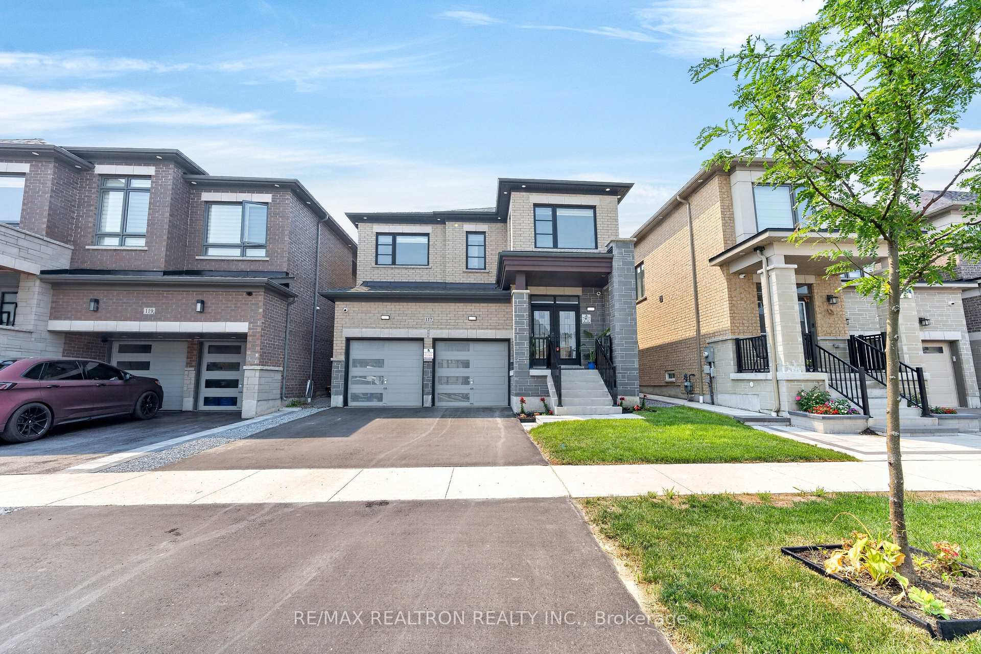 Photo 2 of 117 Micklefield Avenue, Whitby, Rural Whitby — HOMEH